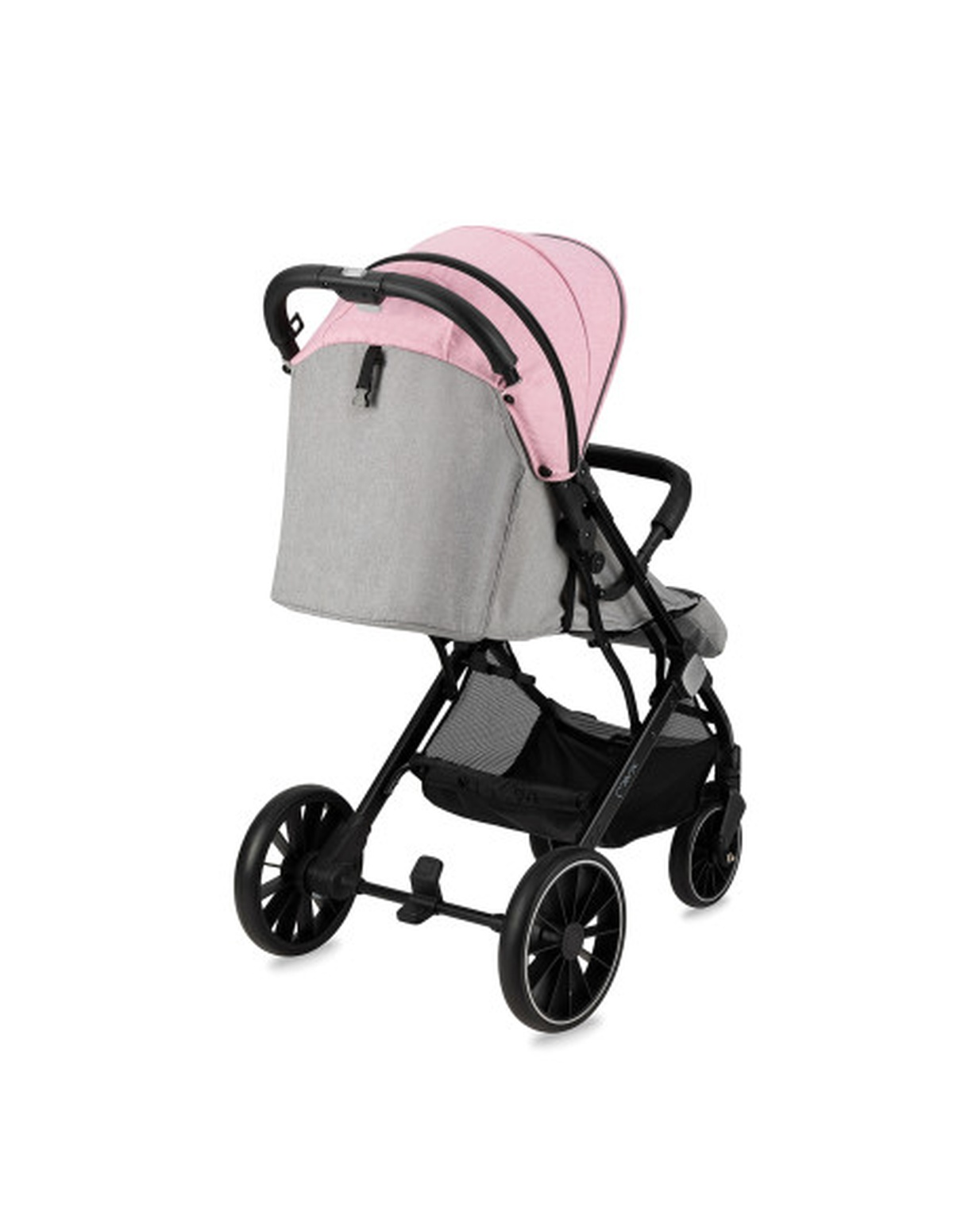 Ein rosa-grauer Kinderwagen, von hinten und der Seite gesehen, auf weißem Hintergrund.