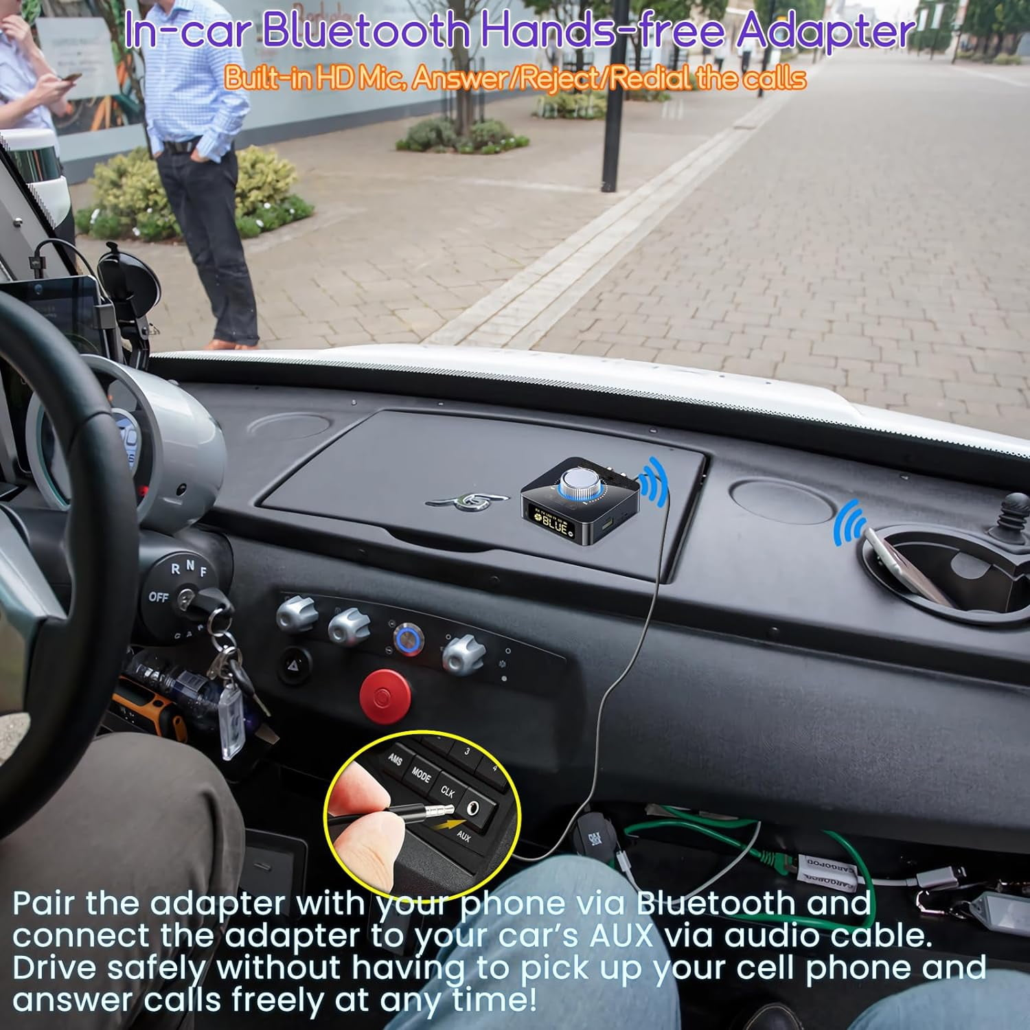 Ein In-Car-Bluetooth-Freisprechadapter, der mit dem AUX-Anschluss und dem Telefon verbunden ist.