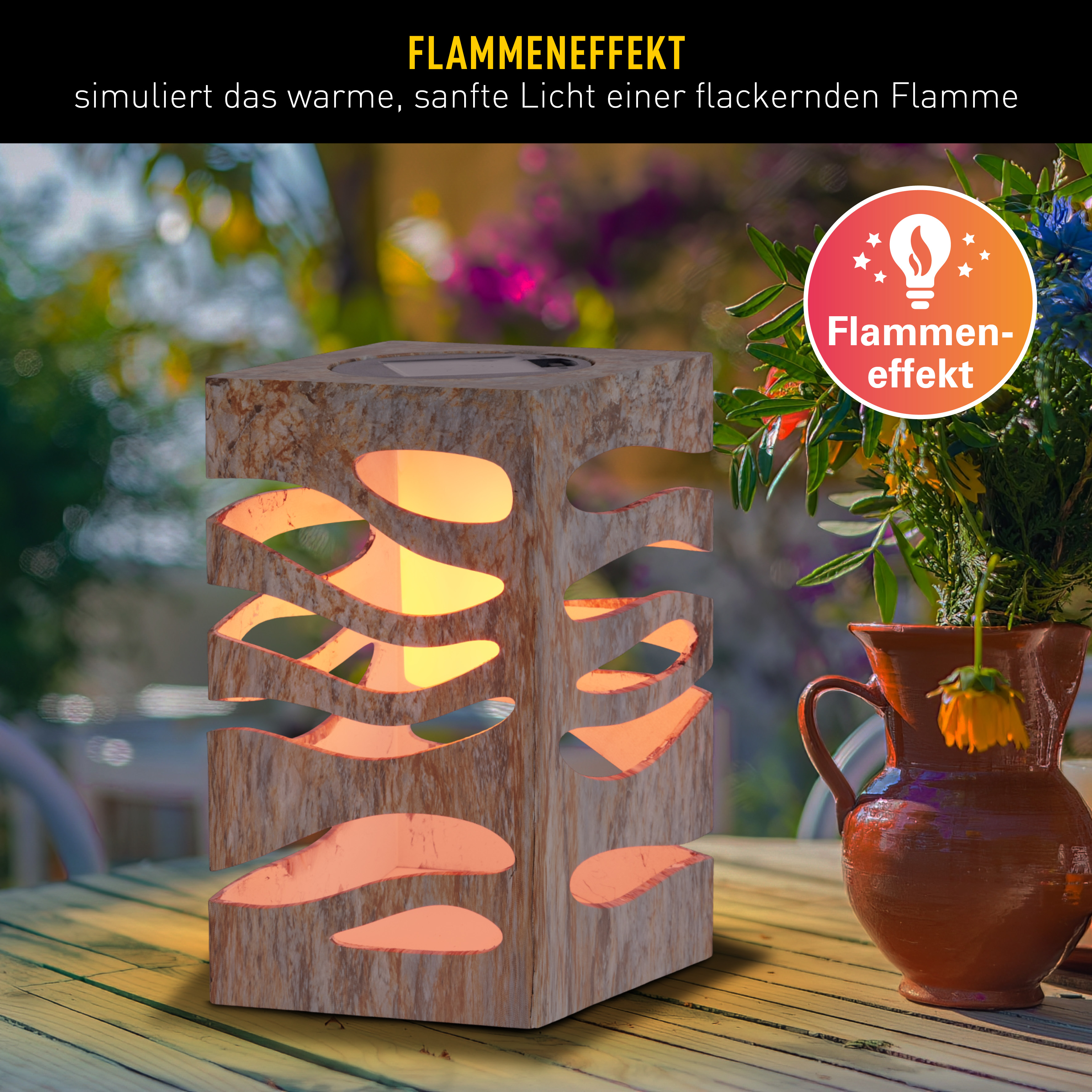 Laterne aus Holz mit Licht, Vase mit Blumen. Text: 'Flammeneffekt' und Text, der darauf hinweist, dass das Licht Flammen simuliert.