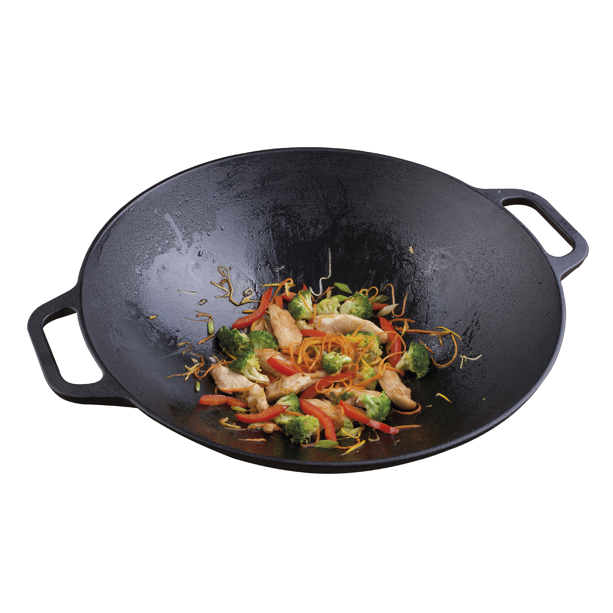Ein schwarzer Wok gefüllt mit gekochtem Hühnchen, Gemüse und Nudeln. Es hat zwei Griffe.