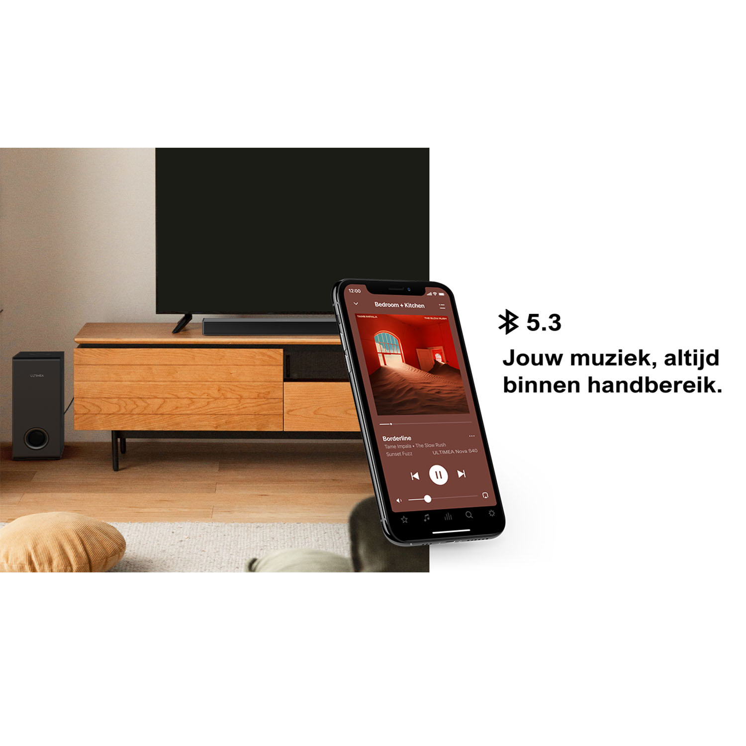 Telefoon met albumhoes in de buurt van tv, soundbar en subwoofer. Tekst: 5.3, Je muziek, altijd binnen handbereik.
