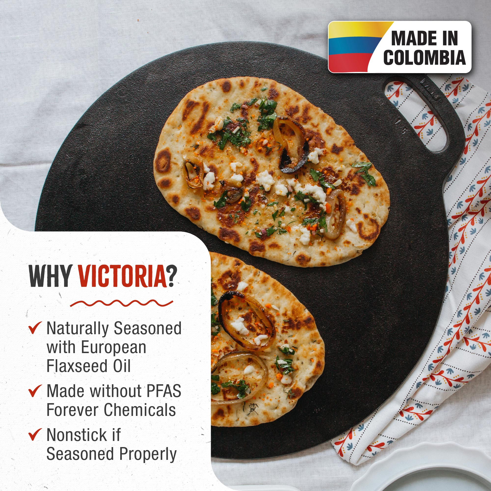 Fladenbrot mit Belag auf schwarzer Pfanne mit Text: Warum Victoria? und Hergestellt in Kolumbien.