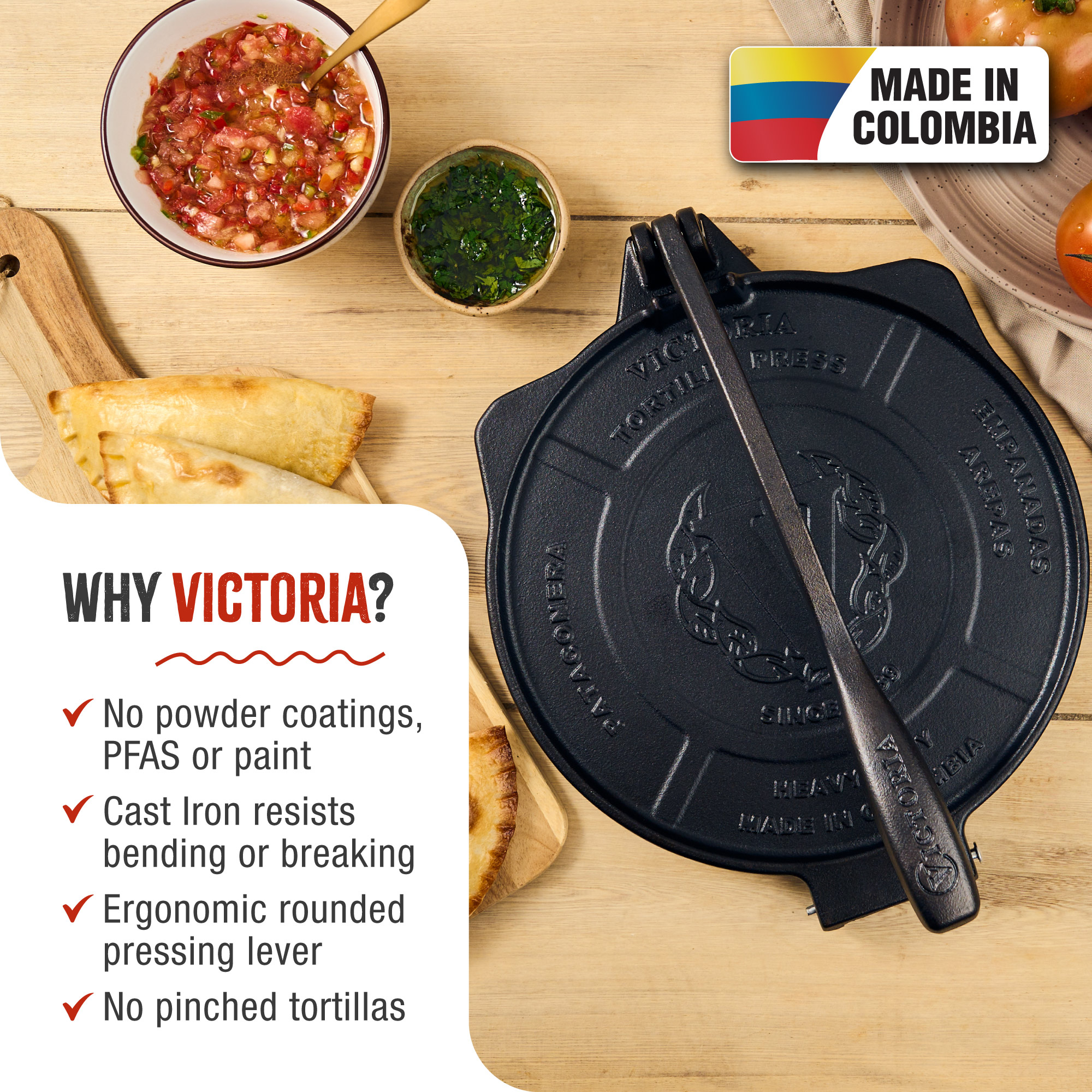 Prensa para tortillas Victoria con texto. Salsa, salsa verde y tortillas al lado.