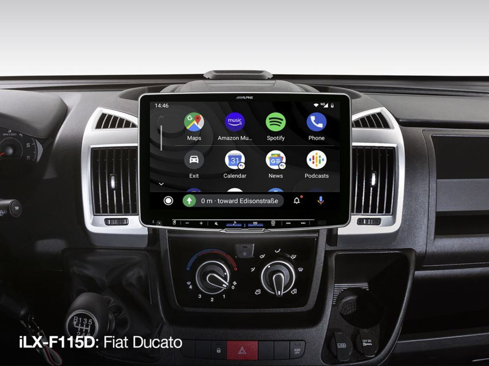 Armaturenbrettansicht des Auto-Infotainmentsystems, Navigation und Apps werden angezeigt.