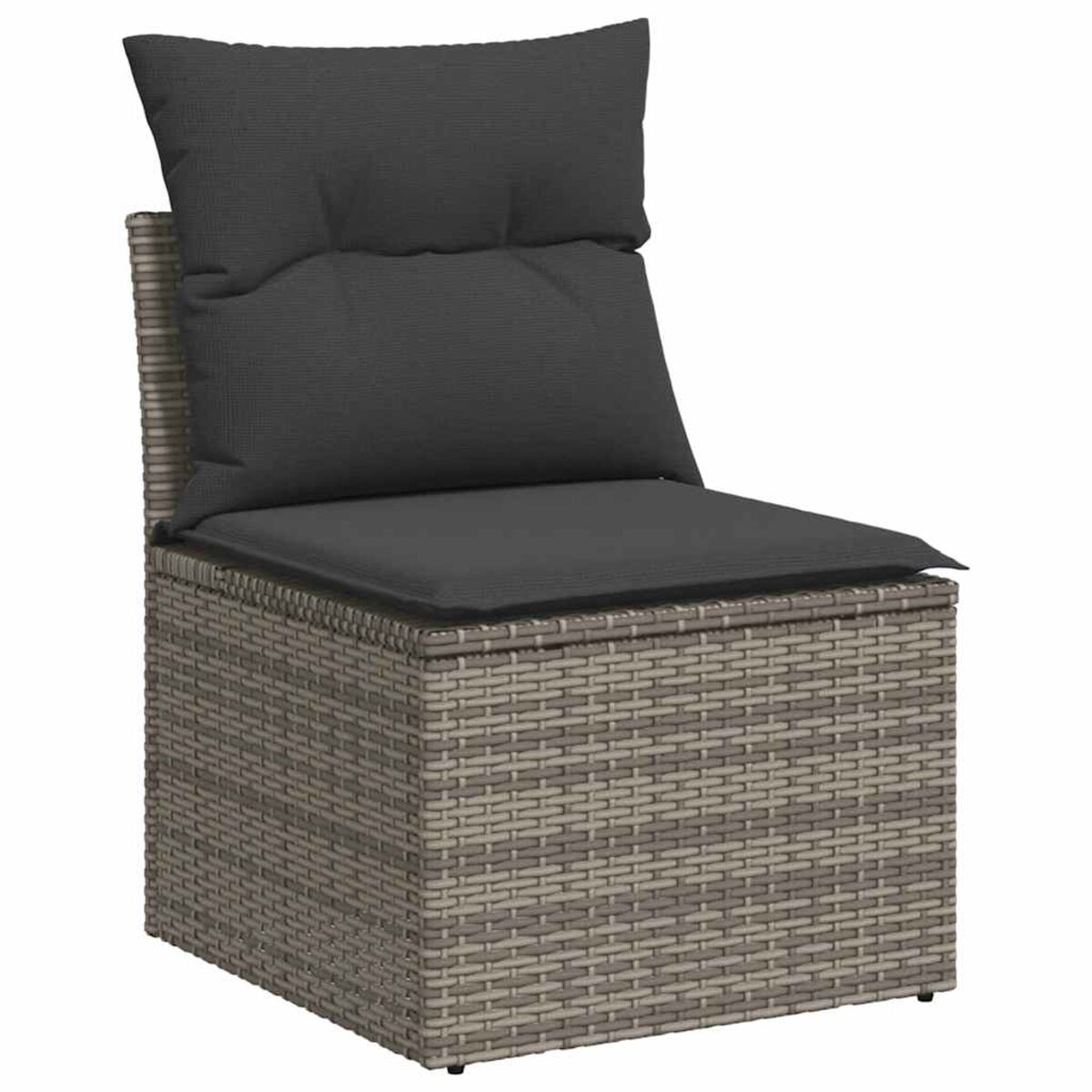 Una sedia grigia intrecciata con un cuscino e un cuscino grigio scuro. La sedia ha un contenitore.