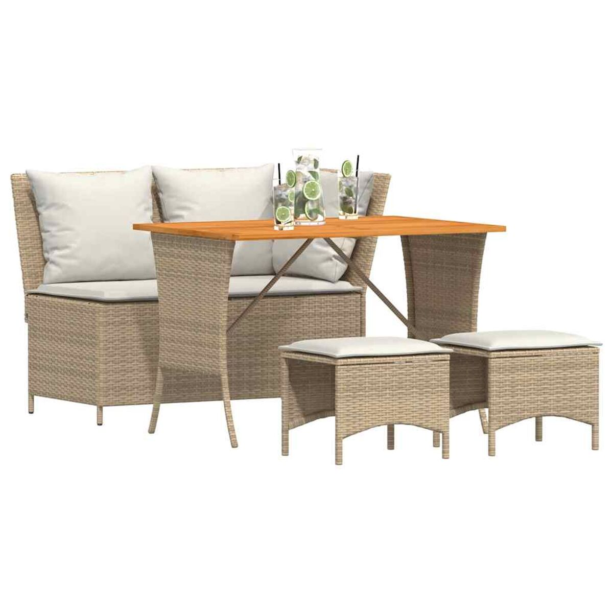 Rattan-Outdoor-Set mit Tisch, zwei Hockern und einem Sofa, Getränke auf dem Tisch.