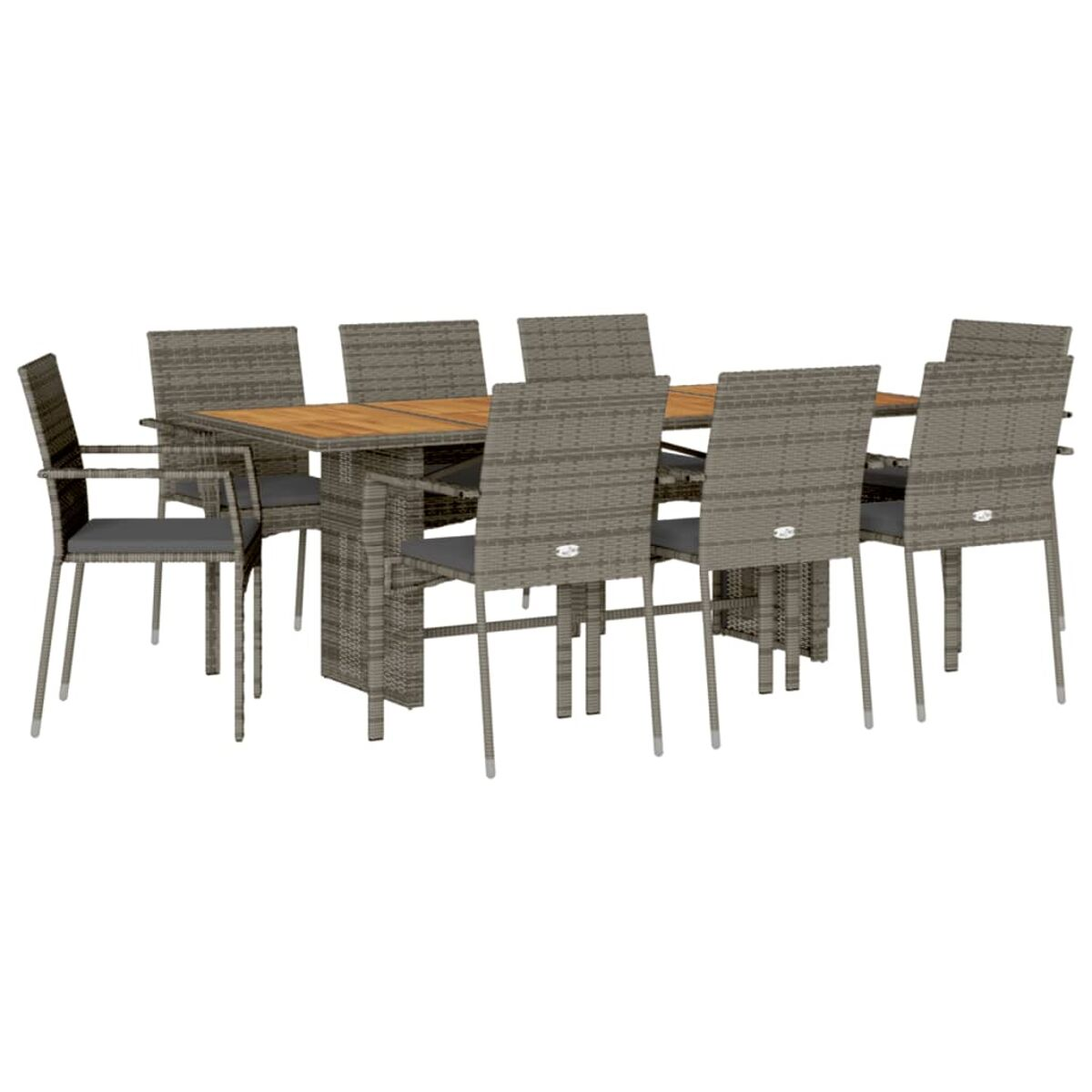 Un set da pranzo con tavolo rettangolare e otto sedie. Vimini grigio e piano in legno su sfondo bianco.