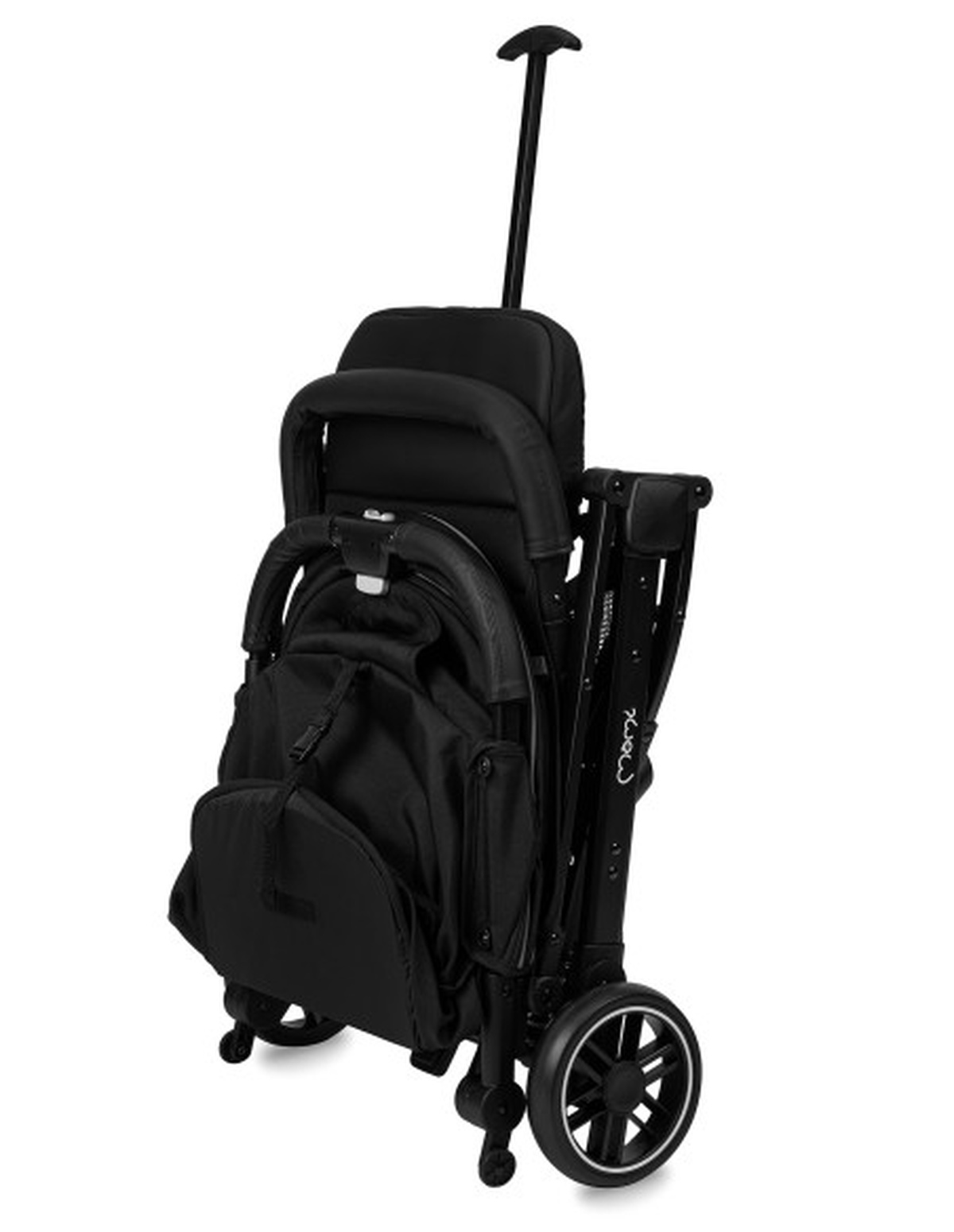 Ein schwarz zusammengeklappter Kinderwagen mit schwarzem Griff und Rädern.