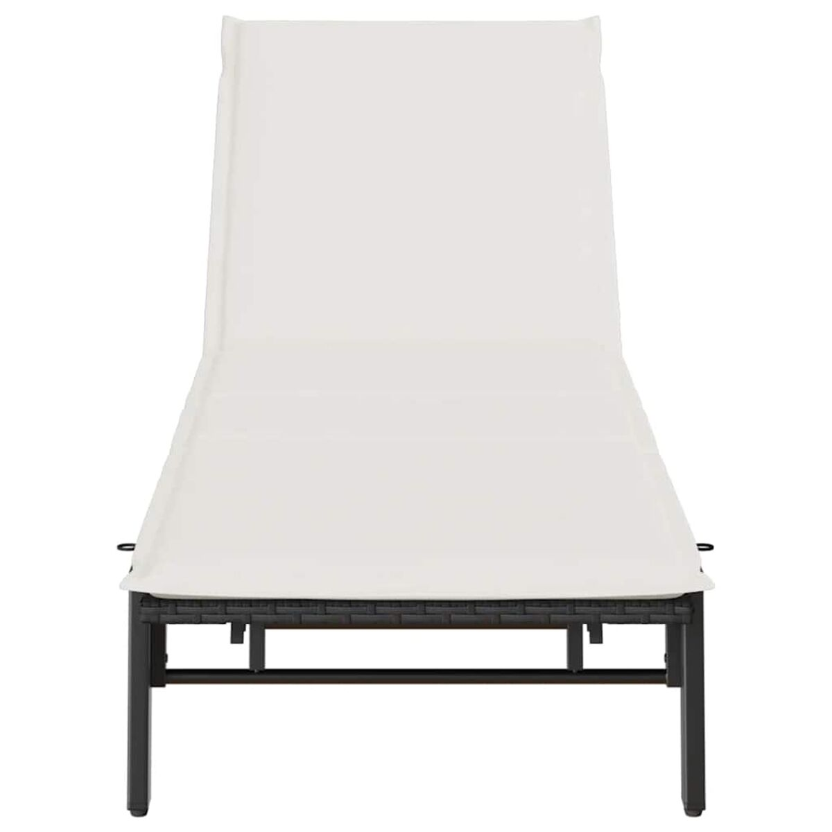 Una chaise longue bianca con struttura nera. Seduta e schienale bianchi. Su sfondo bianco.