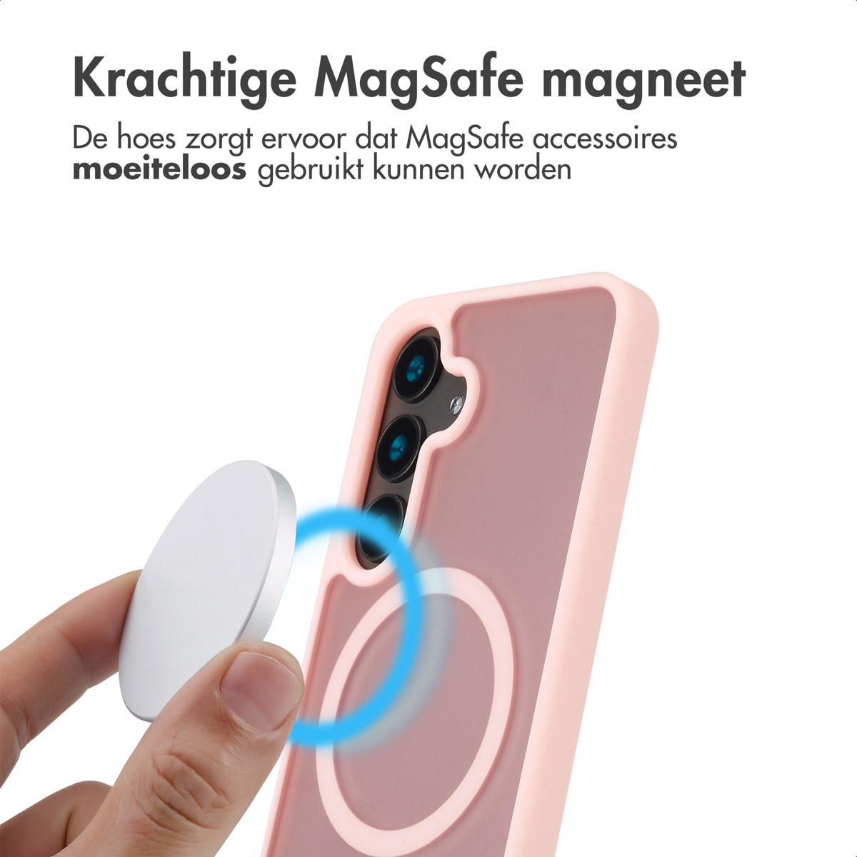 Hand met een MagSafe-accessoire die aan een telefoonhoesje wordt bevestigd, de cirkel tonend.