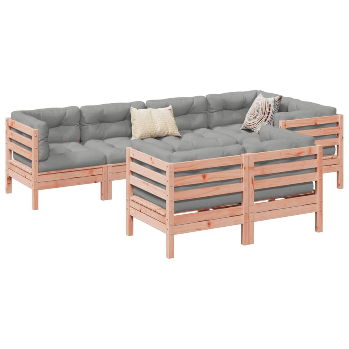 Ein Ecksofa aus hellem Holz mit grauen Kissen. Zwei gemusterte Kissen sind auf dem Sofa zu sehen.