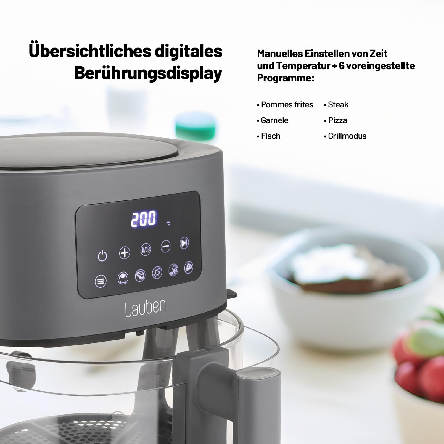 Szara frytownica powietrzna z wyświetlaczem cyfrowym, etykietami tekstowymi. Tło jest rozmyte.