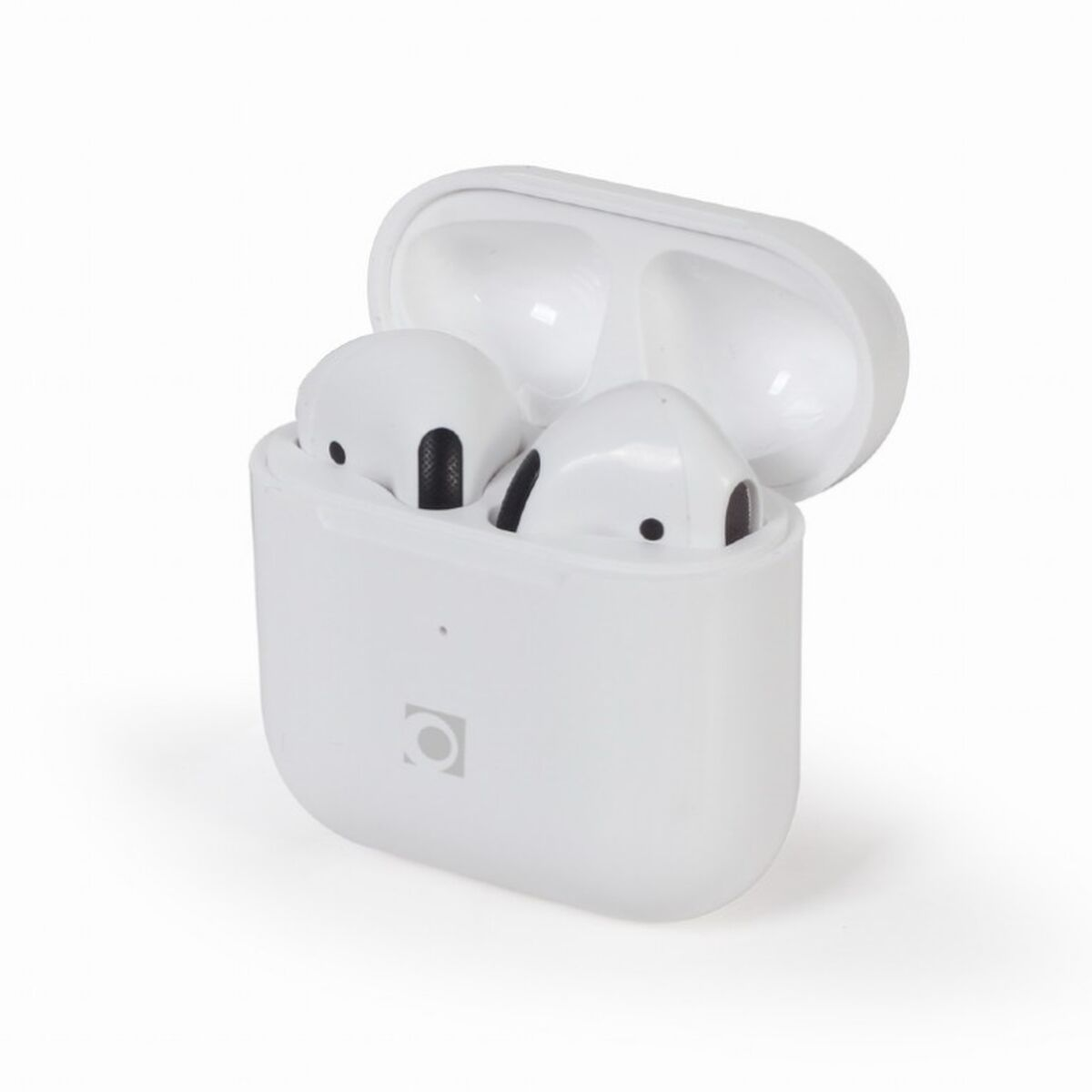 Auricolari bianchi in una custodia di ricarica bianca, aperta. La custodia ha bordi arrotondati, design semplice.