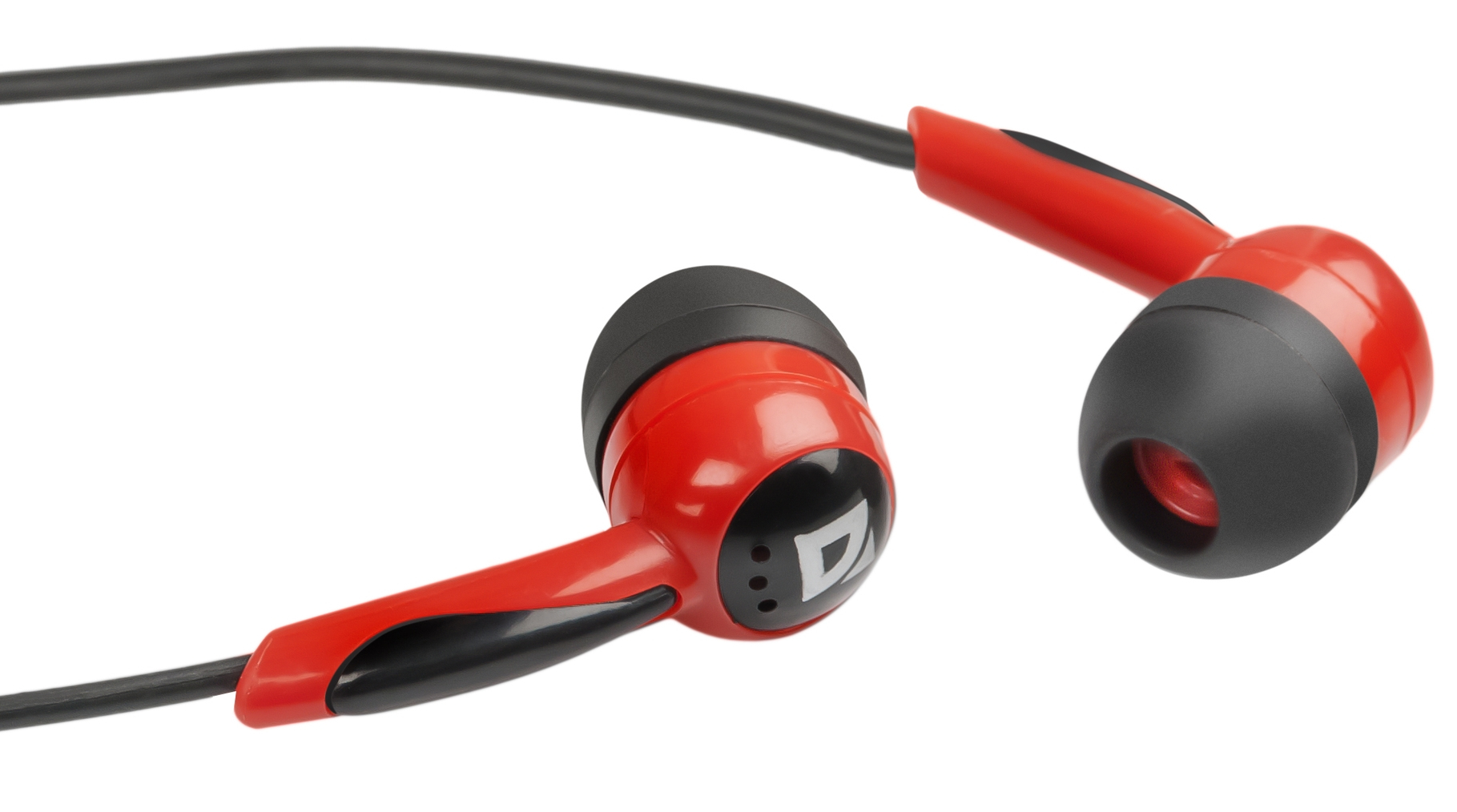 Rode in-ear koptelefoon met zwarte accenten en een zwarte kabel.