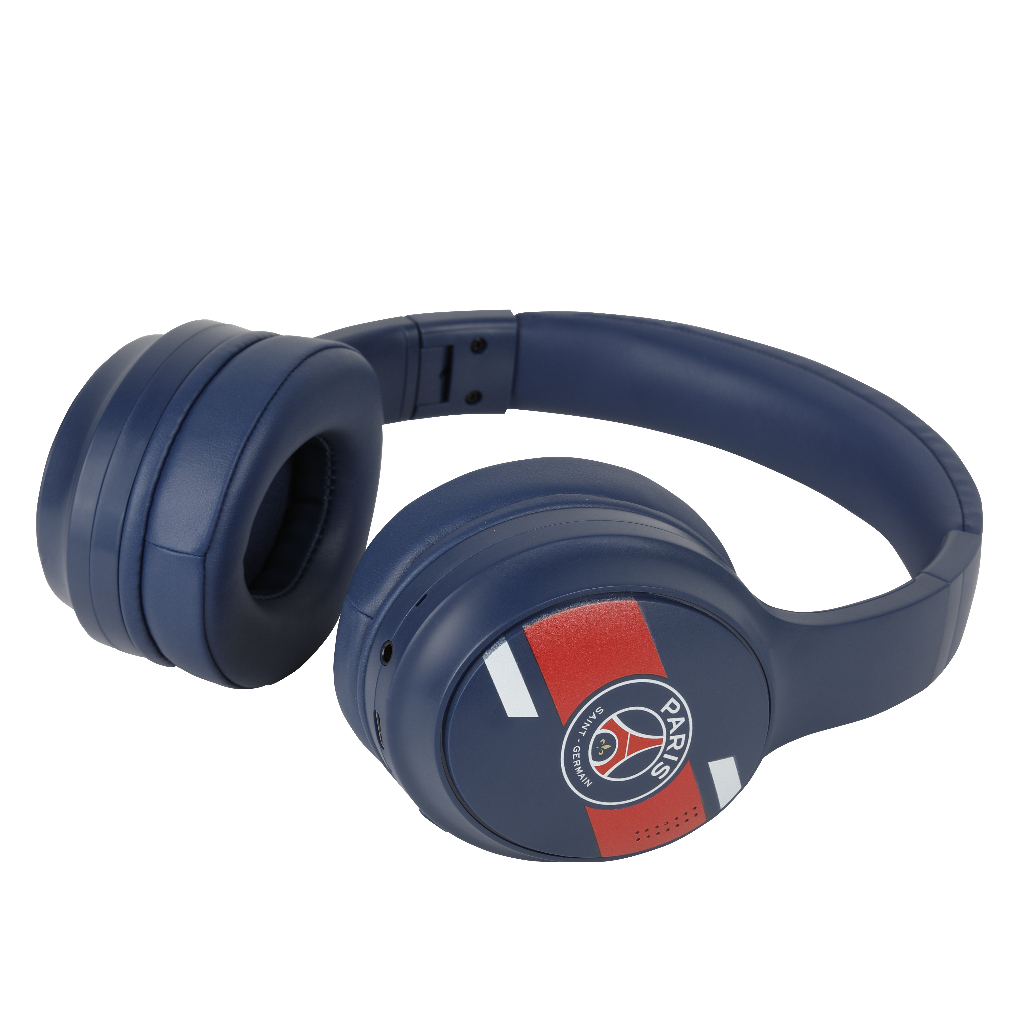 Niebieskie słuchawki z logo PSG na nauszniku.