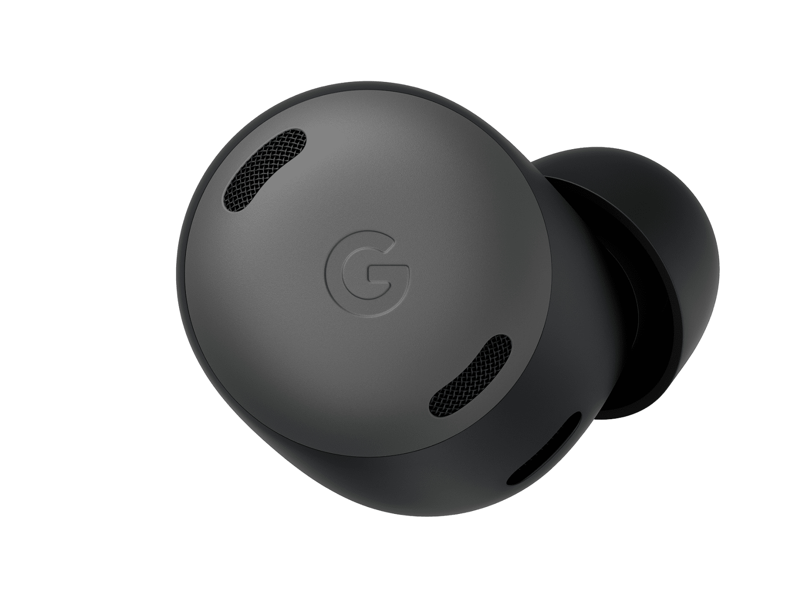 Primo piano di un auricolare Google Pixel grigio scuro su sfondo bianco. Ha il logo 'G'.