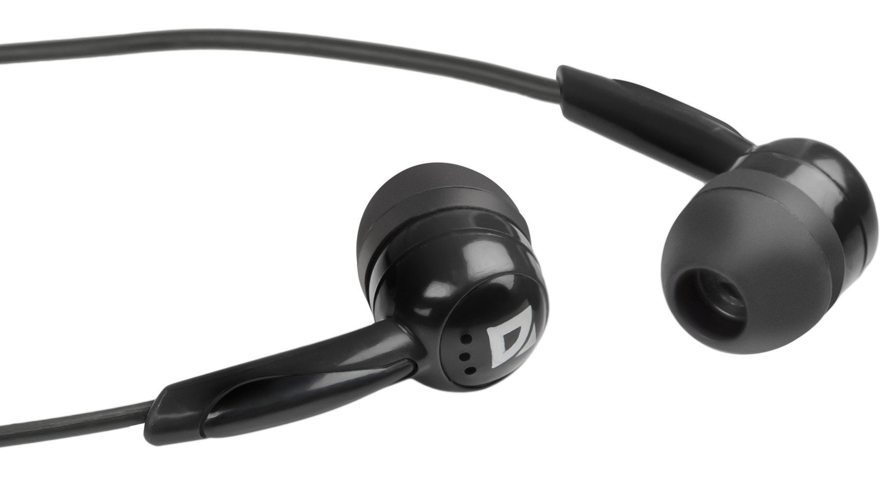 Auricolari Defender neri su sfondo bianco. Primo piano.