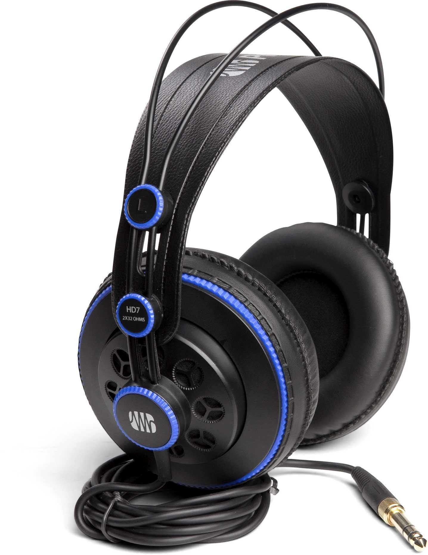Cuffie over-ear nere con dettagli blu e un cavo a spirale. Sfondo bianco.