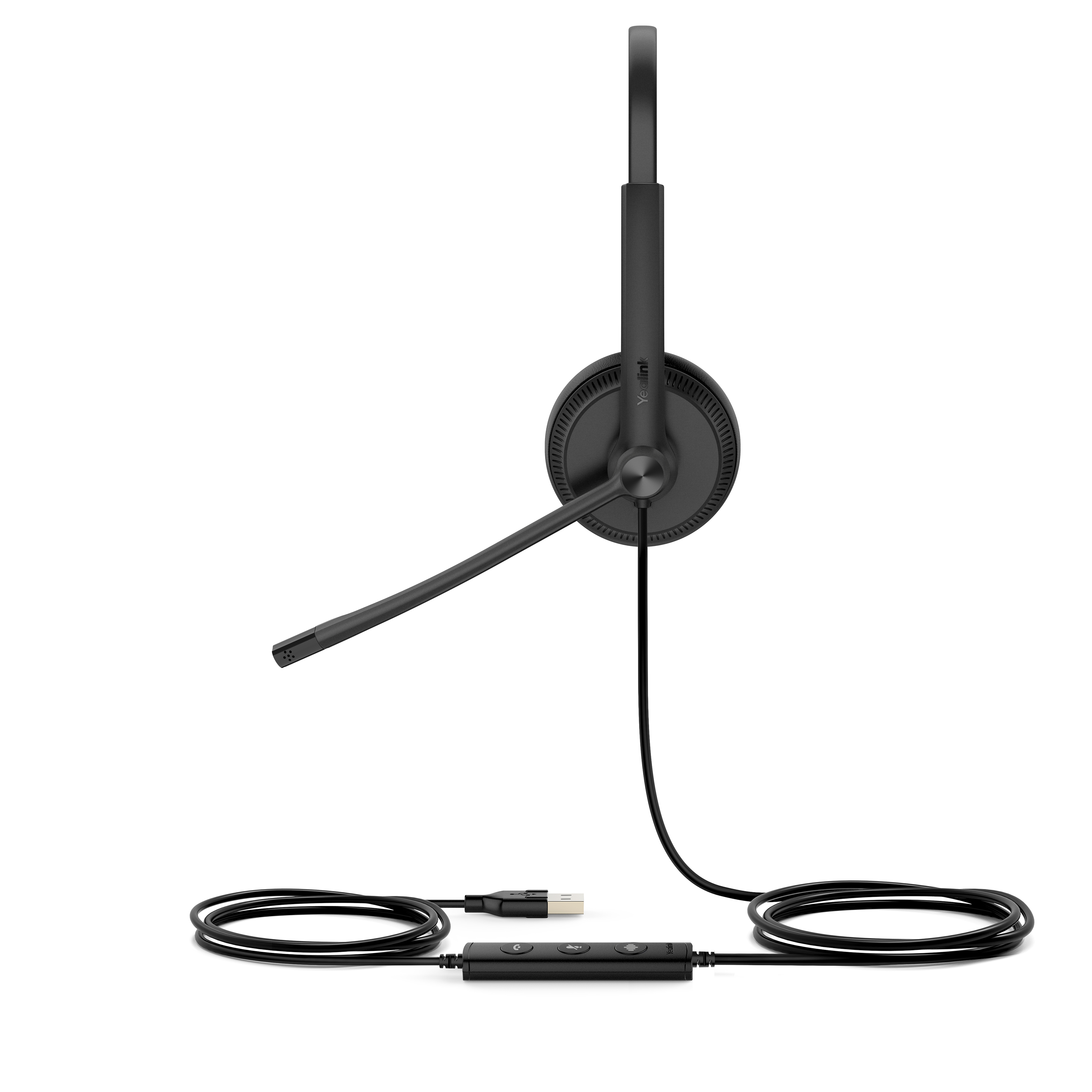 Cuffia nera. Ha un microfono e un cavo USB collegato a un pannello di controllo.