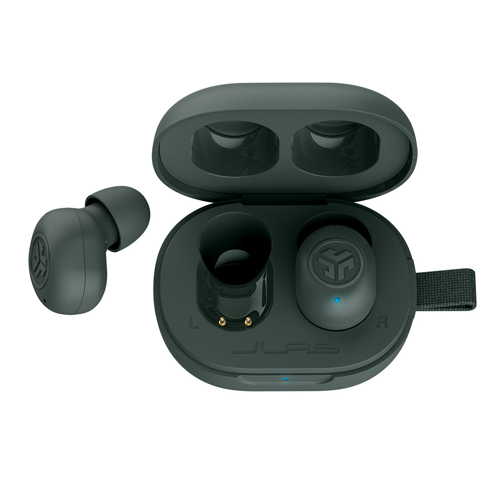 Auricolari e custodia di ricarica. La custodia è aperta e gli auricolari e la custodia sono grigio scuro.