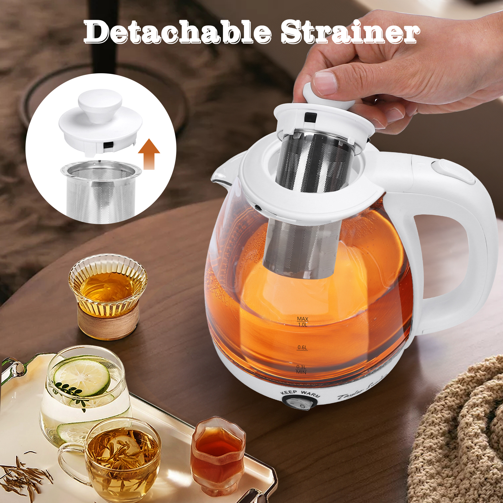 Hervidor eléctrico de vidrio con filtro extraíble y tazas de té.