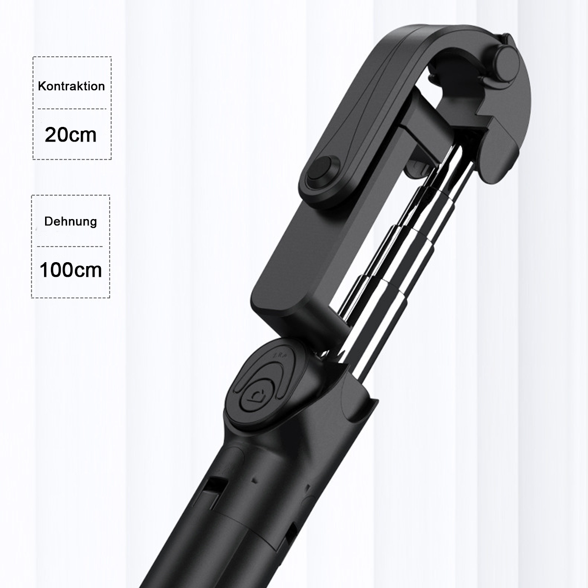 Schwarzer Selfie-Stick, zusammengezogen 20 cm, ausgefahren 100 cm, vor weißem Vorhang.