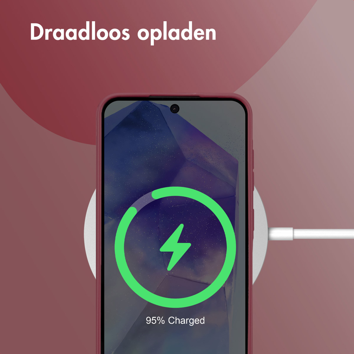 Telefoon draadloos opladen. Telefoon is rood met groene oplaadcirkel met bliksemschicht. Tekst: 95% Opgeladen.