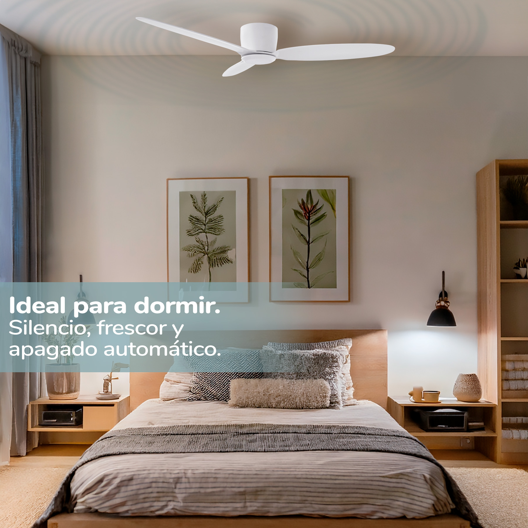 Ventilador de techo en un dormitorio moderno. La habitación tiene cama, mesitas y obras de arte.