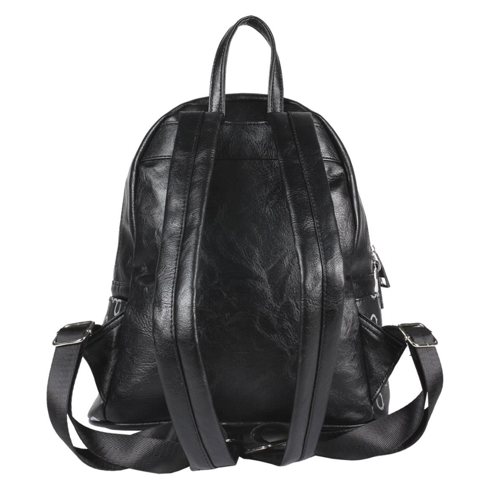 Espalda de mochila negra. Correas ajustables. Fondo blanco.