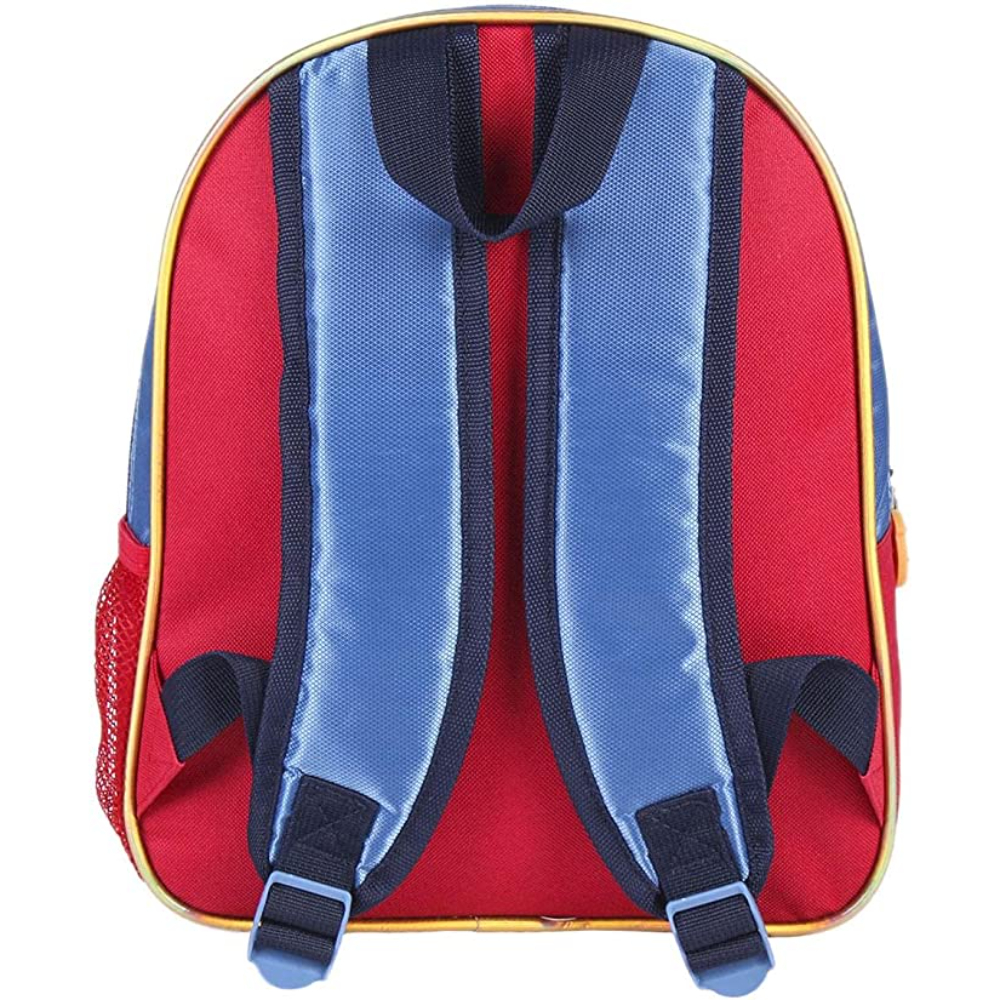 Parte trasera de una mochila roja con correas azules y bolsillo lateral de malla.