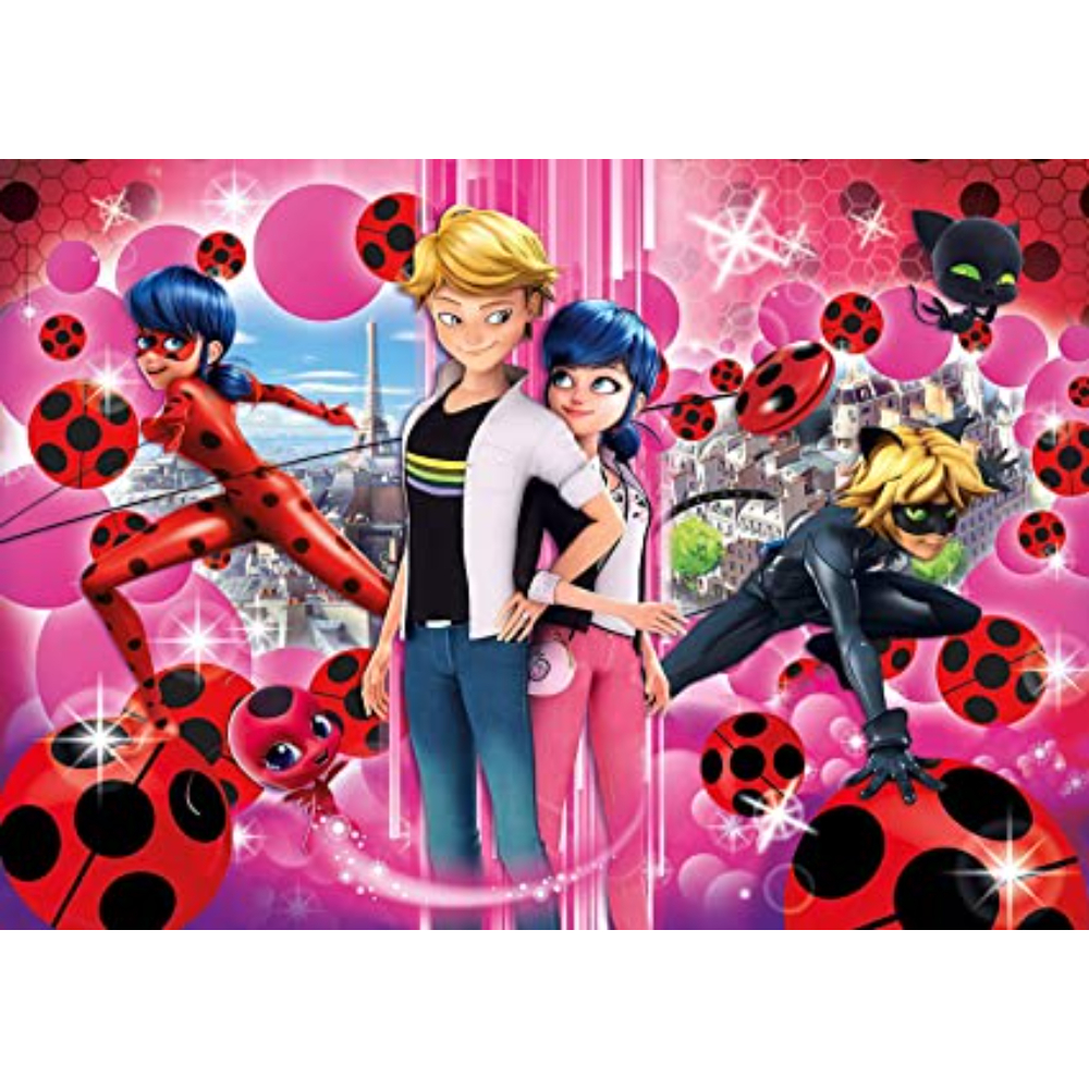 Marienkäfer-Charaktere auf pinkfarbenem Hintergrund. Charaktere sind Ladybug und Cat Noir.