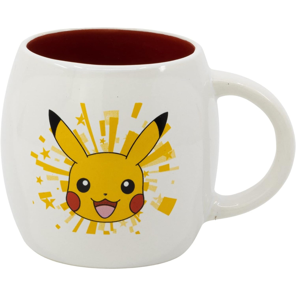 Weißer Becher mit Pikachu-Design. Gelbes Gesicht mit roten Wangen. Griff rechts.