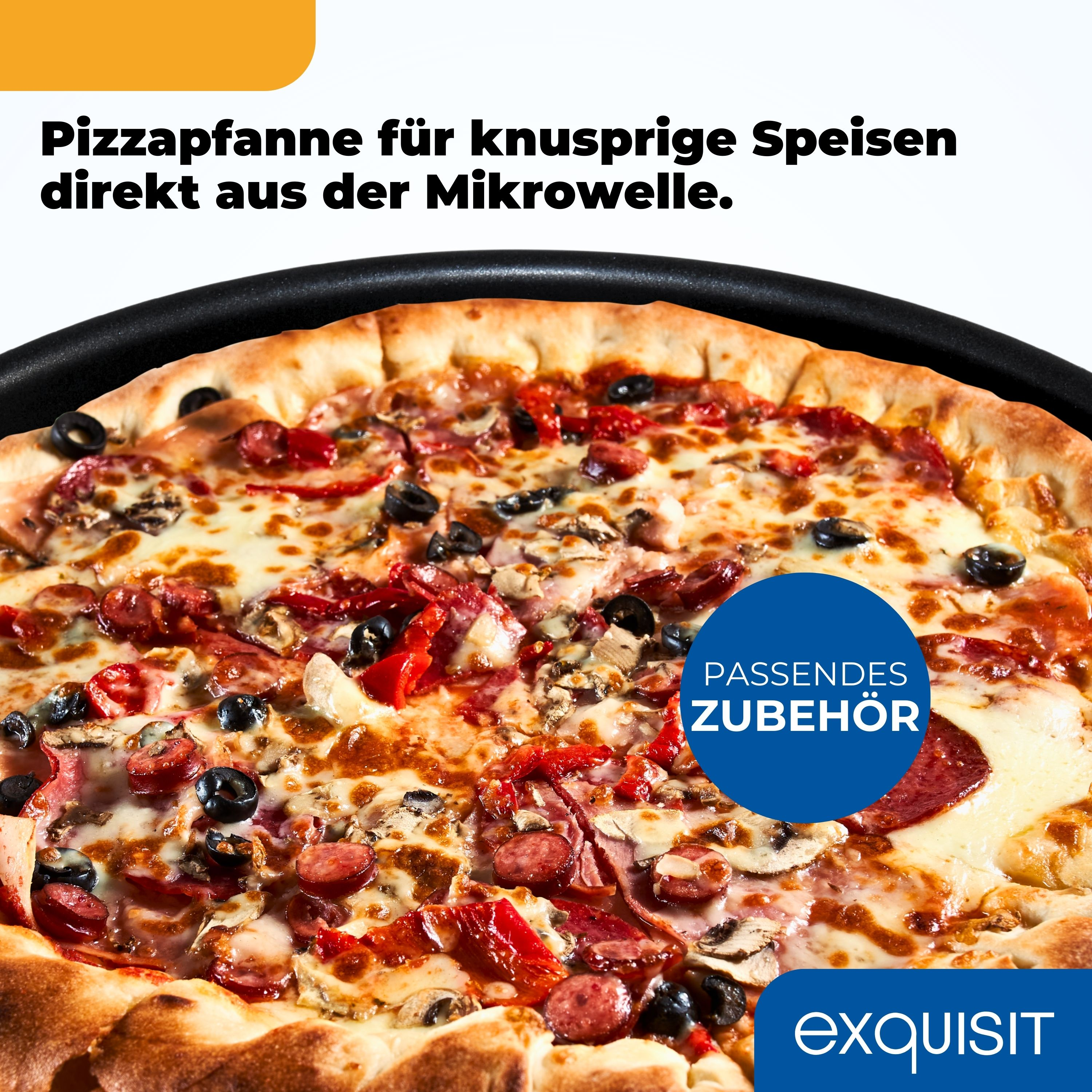 Pizza mit Belag auf einer schwarzen Pfanne, darüber steht 'Pizzapfanne für knusprige Speisen'.