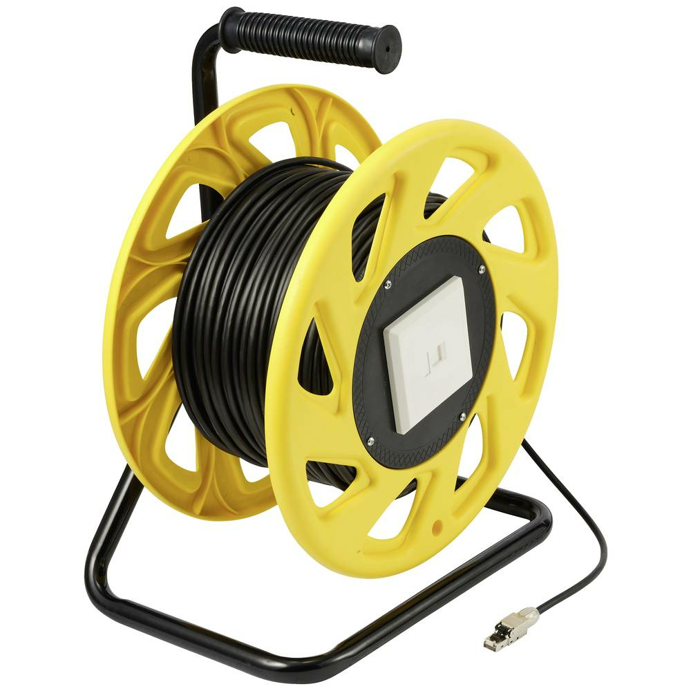 Un avvolgicavo giallo con un cavo nero arrotolato, posto su un supporto nero, sfondo bianco.