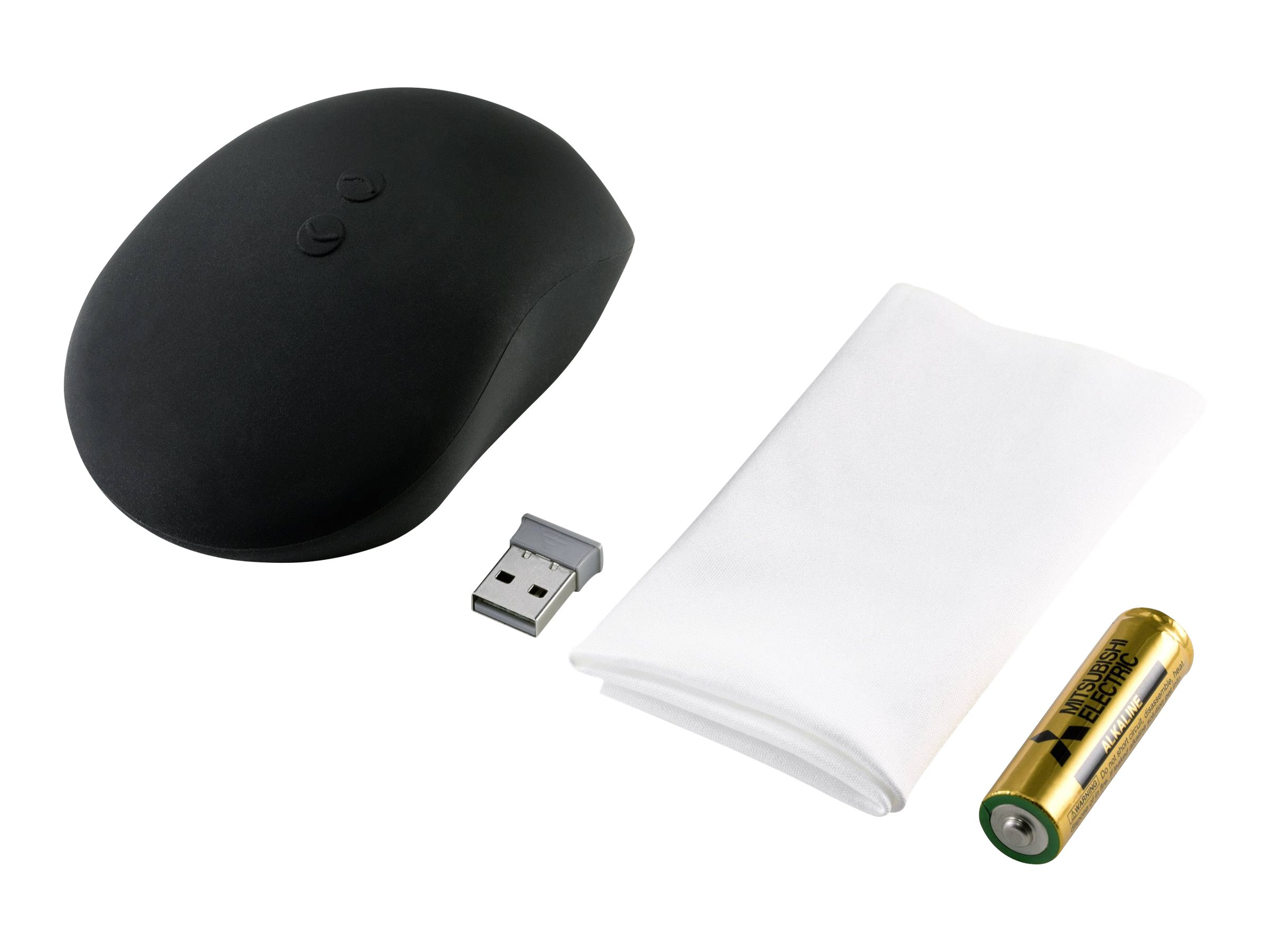 Mouse nero, ricevitore USB, panno bianco e una batteria. Gli oggetti sono disposti su una superficie bianca.