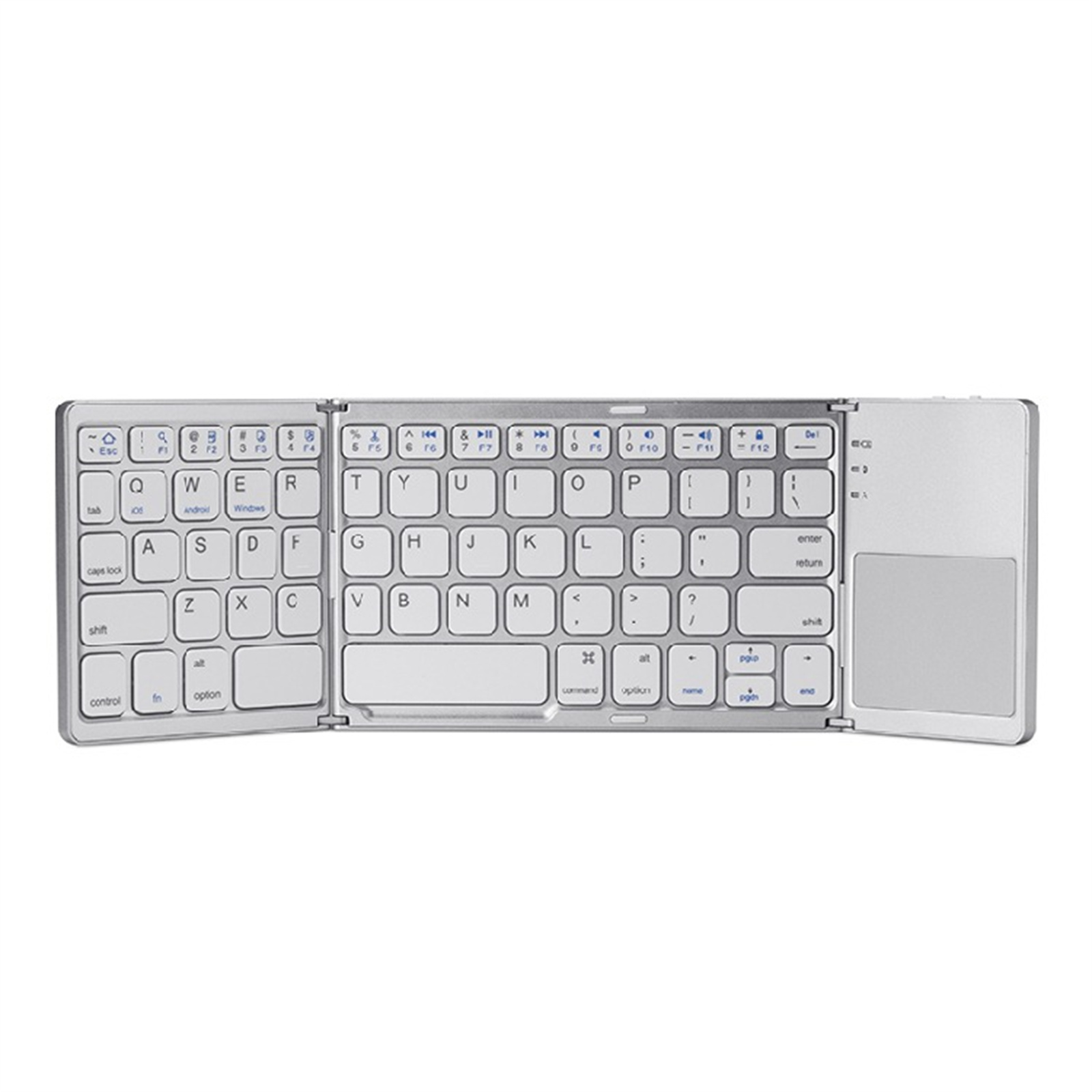 Faltbare silberne Tastatur. Geöffnet, mit Tasten, Touchpad und Funktionstasten. Weißer Hintergrund.