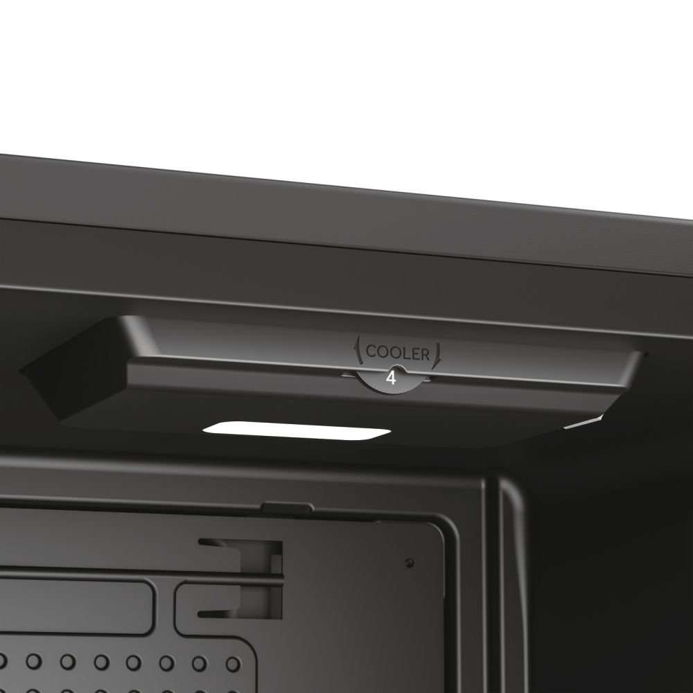 Primo piano di un componente di una macchina nera con un quadrante numero 4.