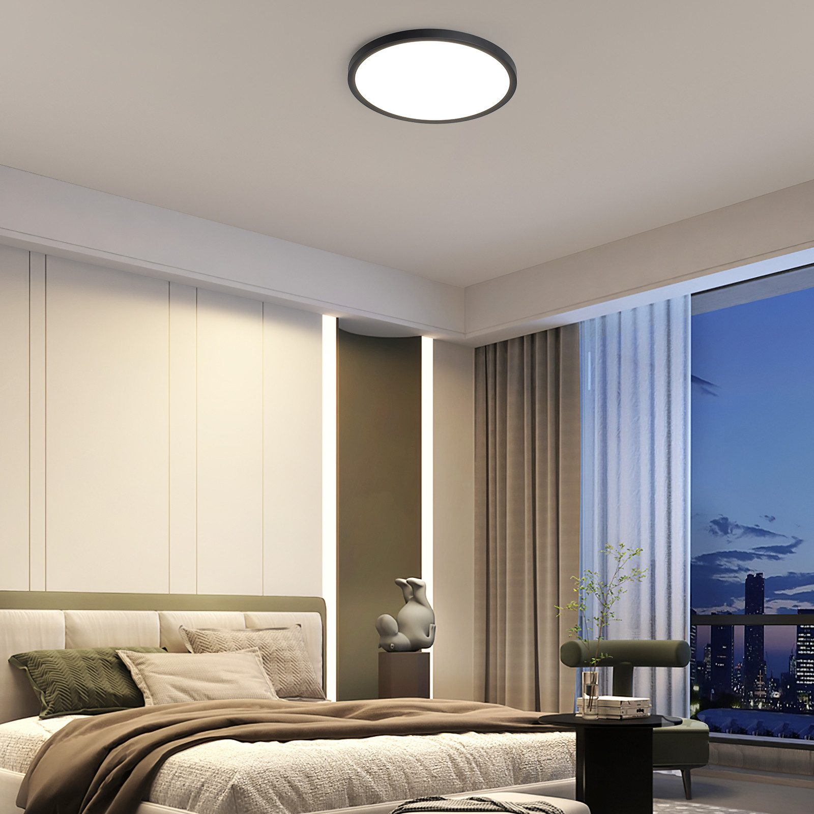 Interior de dormitorio con lámpara de techo moderna, cama y vista de ventana grande.