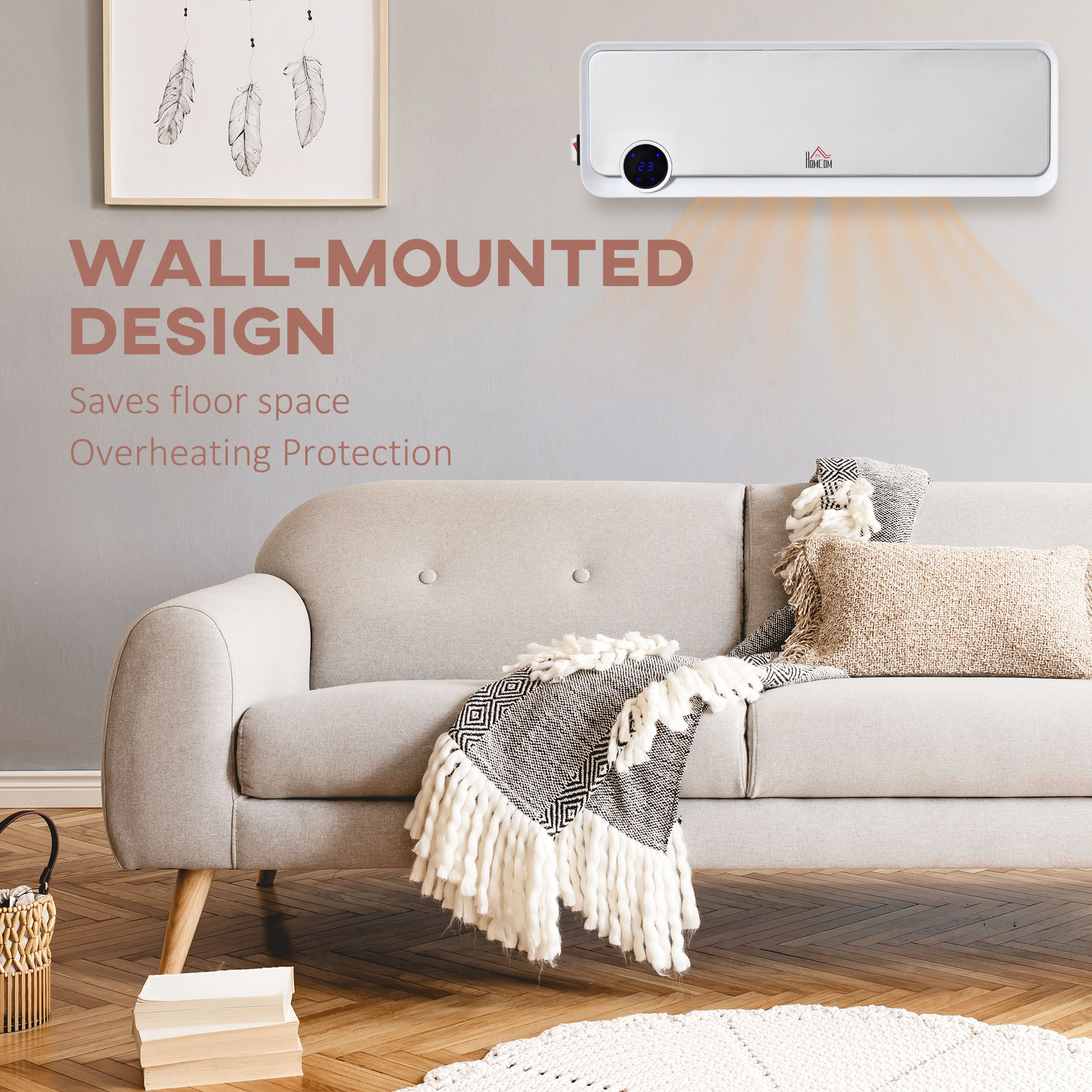 Termosifone a parete con display digitale, divano, cuscini e un'accogliente ambientazione.