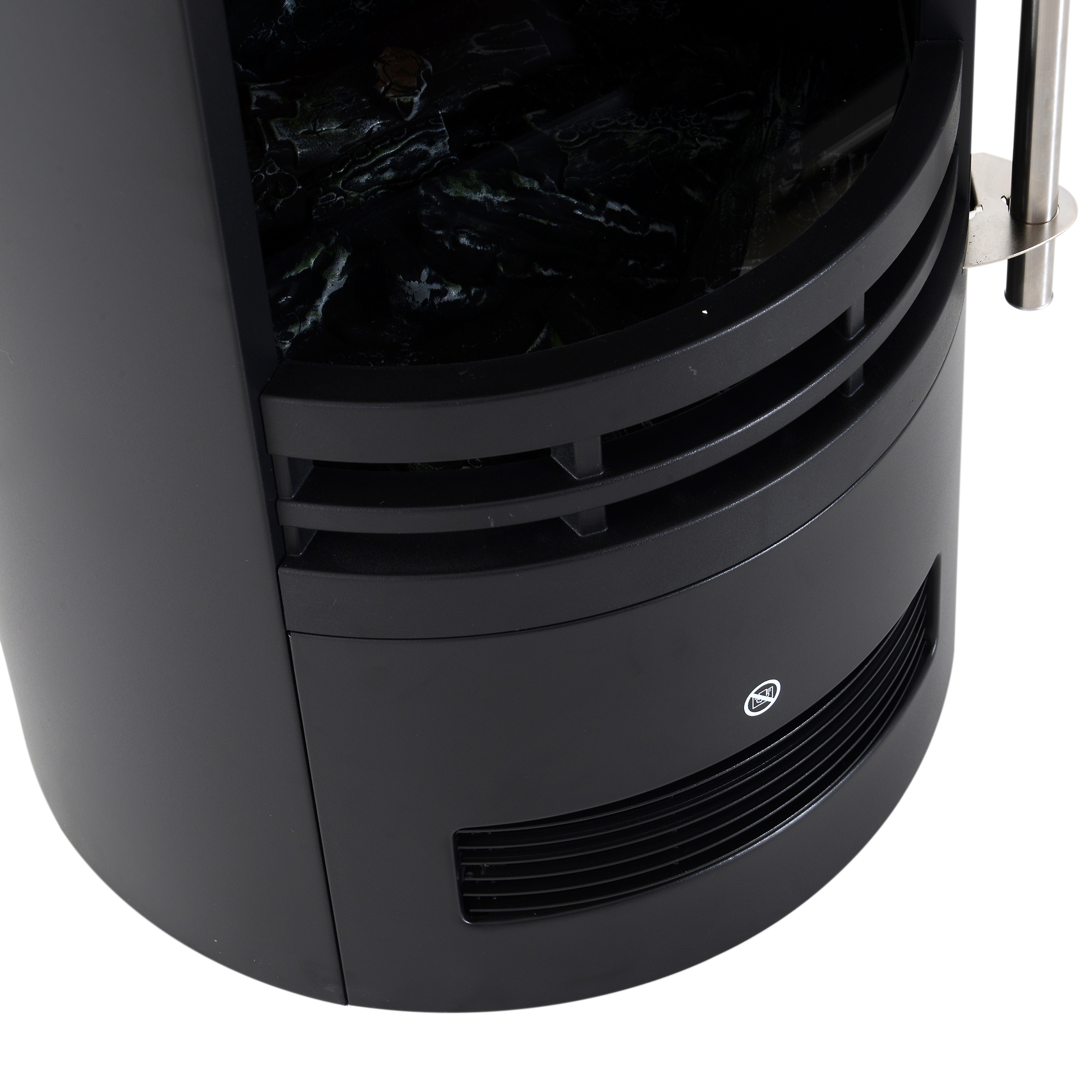 Caminetto elettrico nero. Il design ha un frontale curvo con fori di ventilazione e una maniglia in metallo.