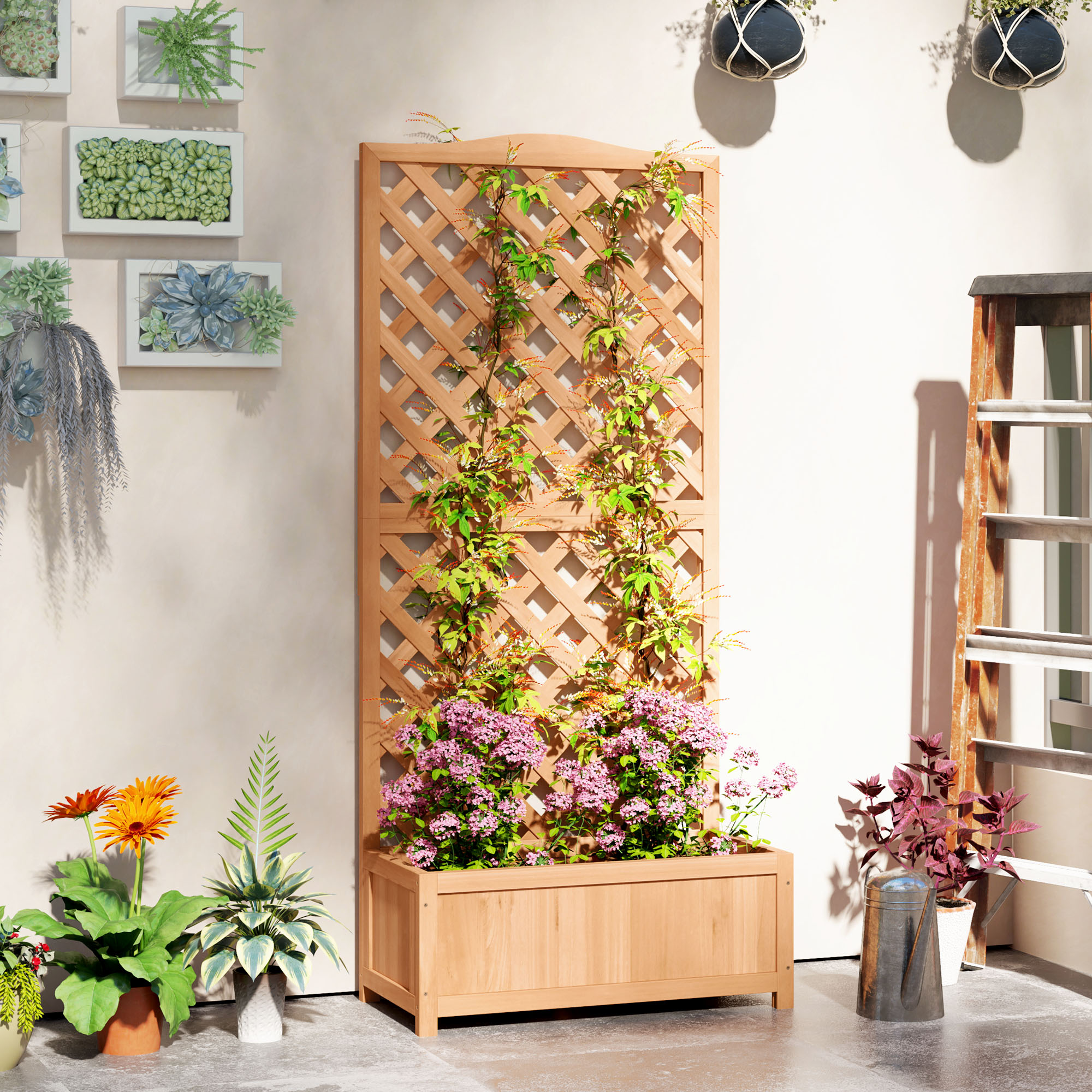 Un traliccio in legno con fiori in una fioriera in legno. Ci sono altre piante e una scala.