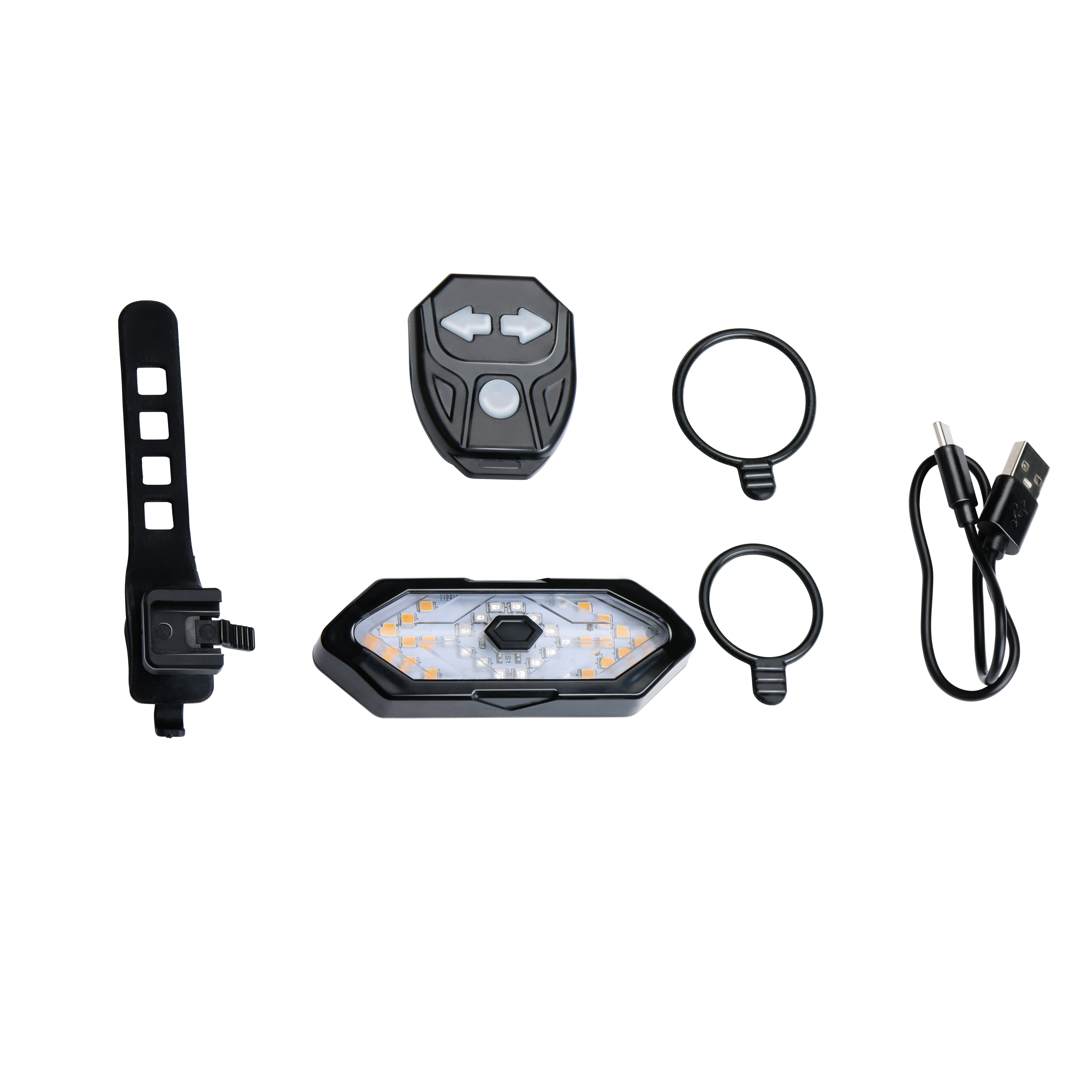 Fietslichtset met afstandsbediening, beugel, riemen en USB-kabel, allemaal zwart.