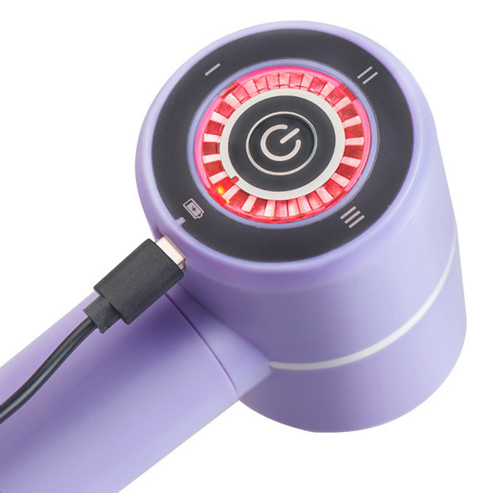 Ein lila Elektrorasierer mit einem schwarzen Ladekabel. Der Power-Knopf leuchtet rot.