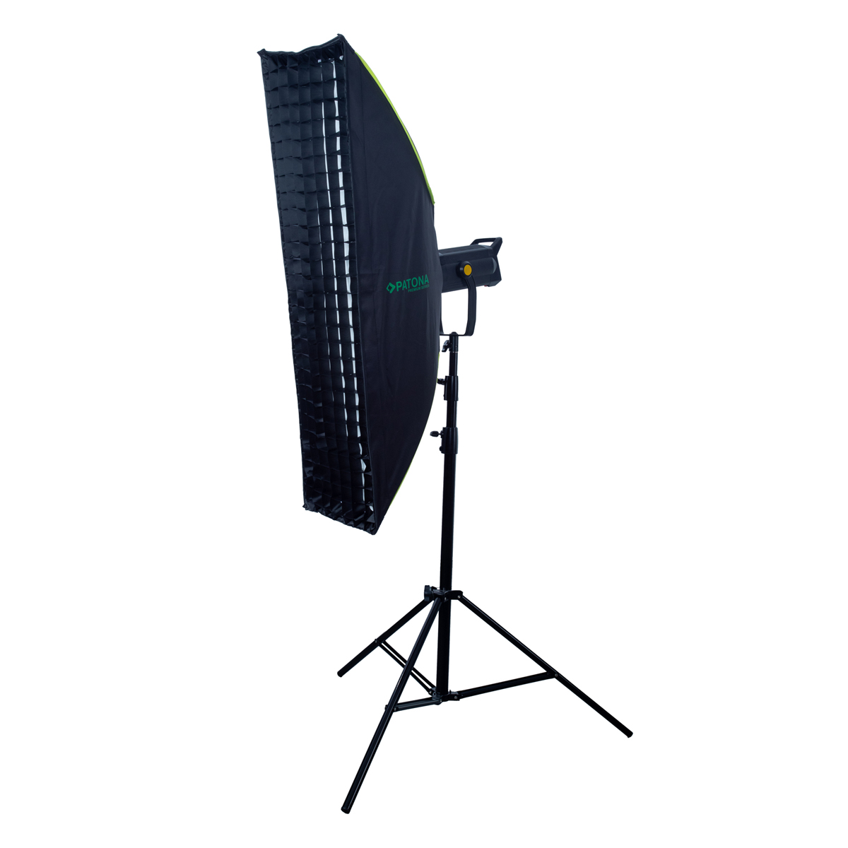 Studiobeleuchtungsausrüstung mit Softbox auf einem Ständer, isoliert auf Weiß.