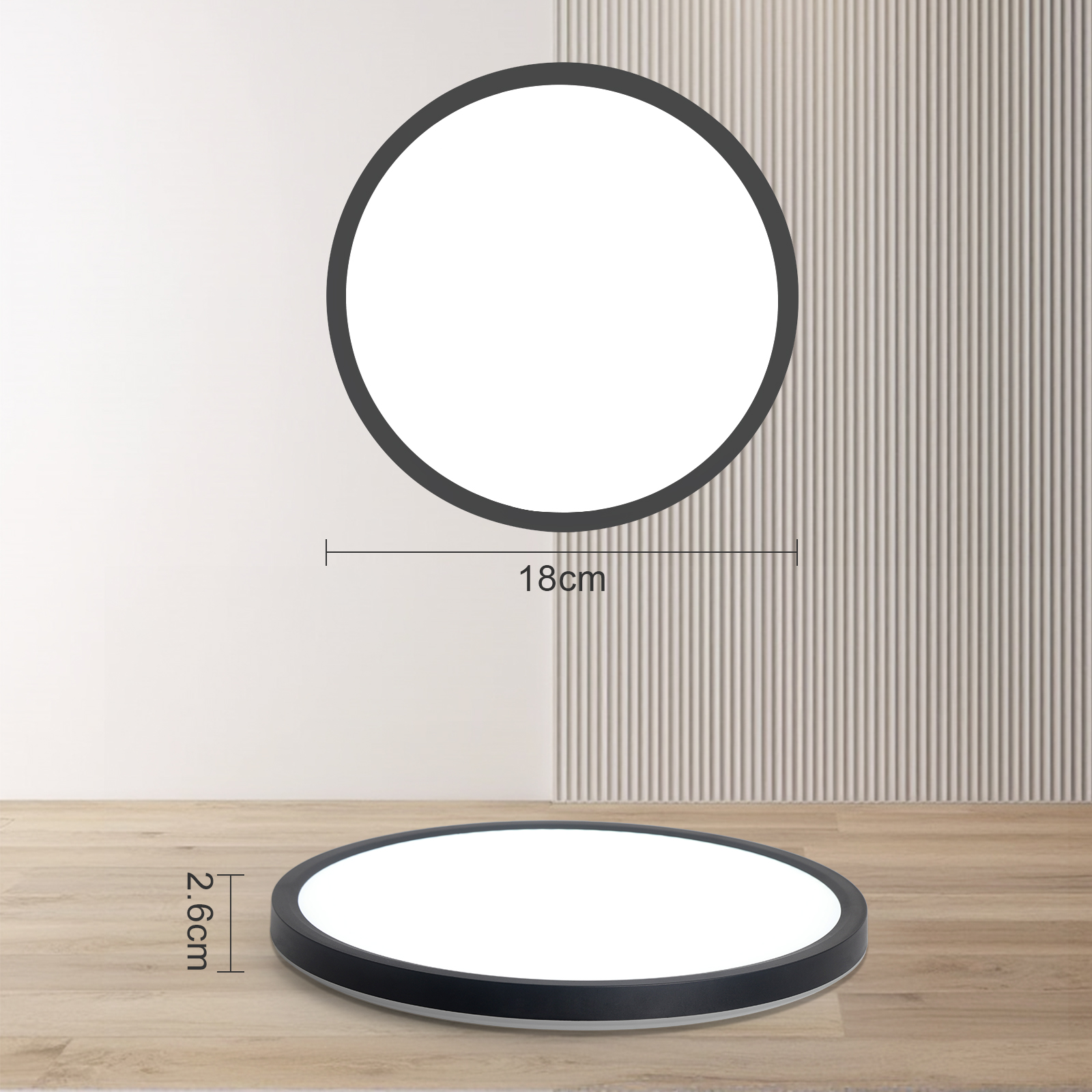 Biała lampa sufitowa LED, o szerokości 18 cm i grubości 2,6 cm. Światło jest zamontowane na białym suficie.