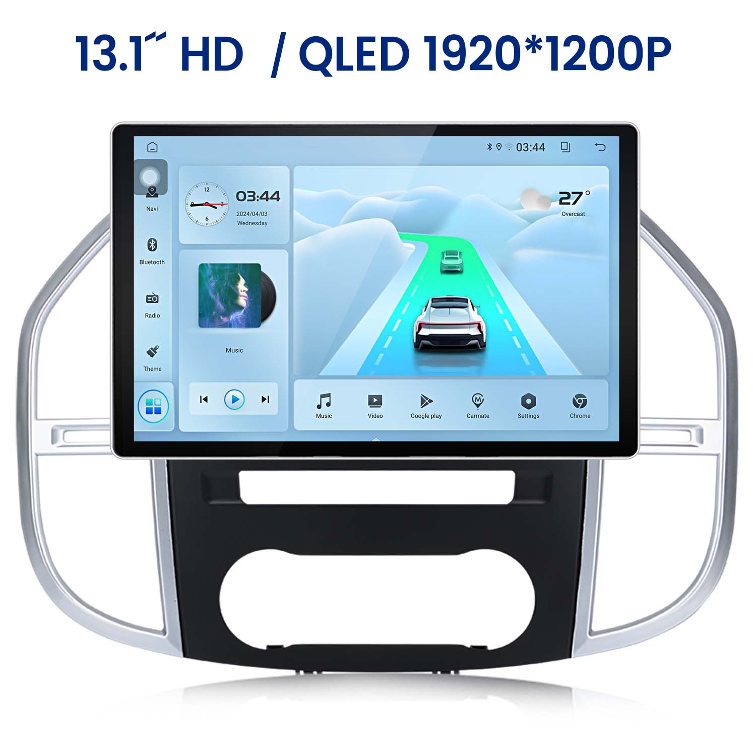 Ein Auto-Infotainment-Bildschirm zeigt eine Navigationsschnittstelle mit einem Auto auf einer Straße. Der Bildschirm ist von silbernem Zierrat umgeben.