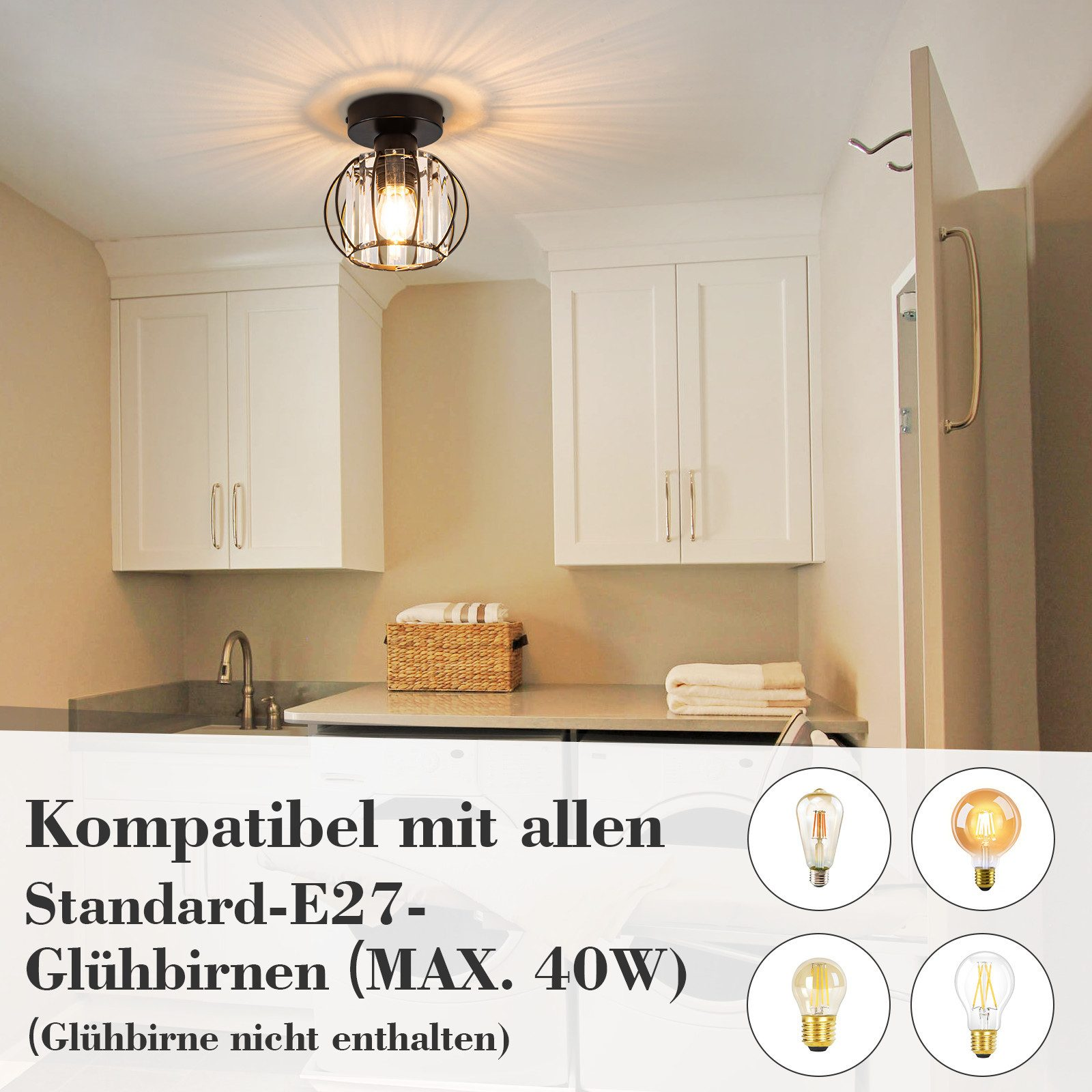 Czarna lampa sufitowa ze szklaną osłoną, zamontowana nad białymi szafkami w pokoju.