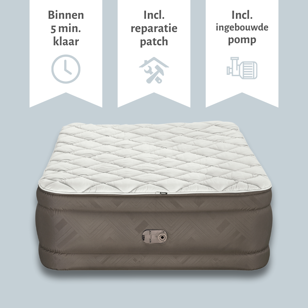 Matelas gonflable marron et blanc. Comprend une pompe intégrée et est prêt en 5 minutes. Motif diamant.