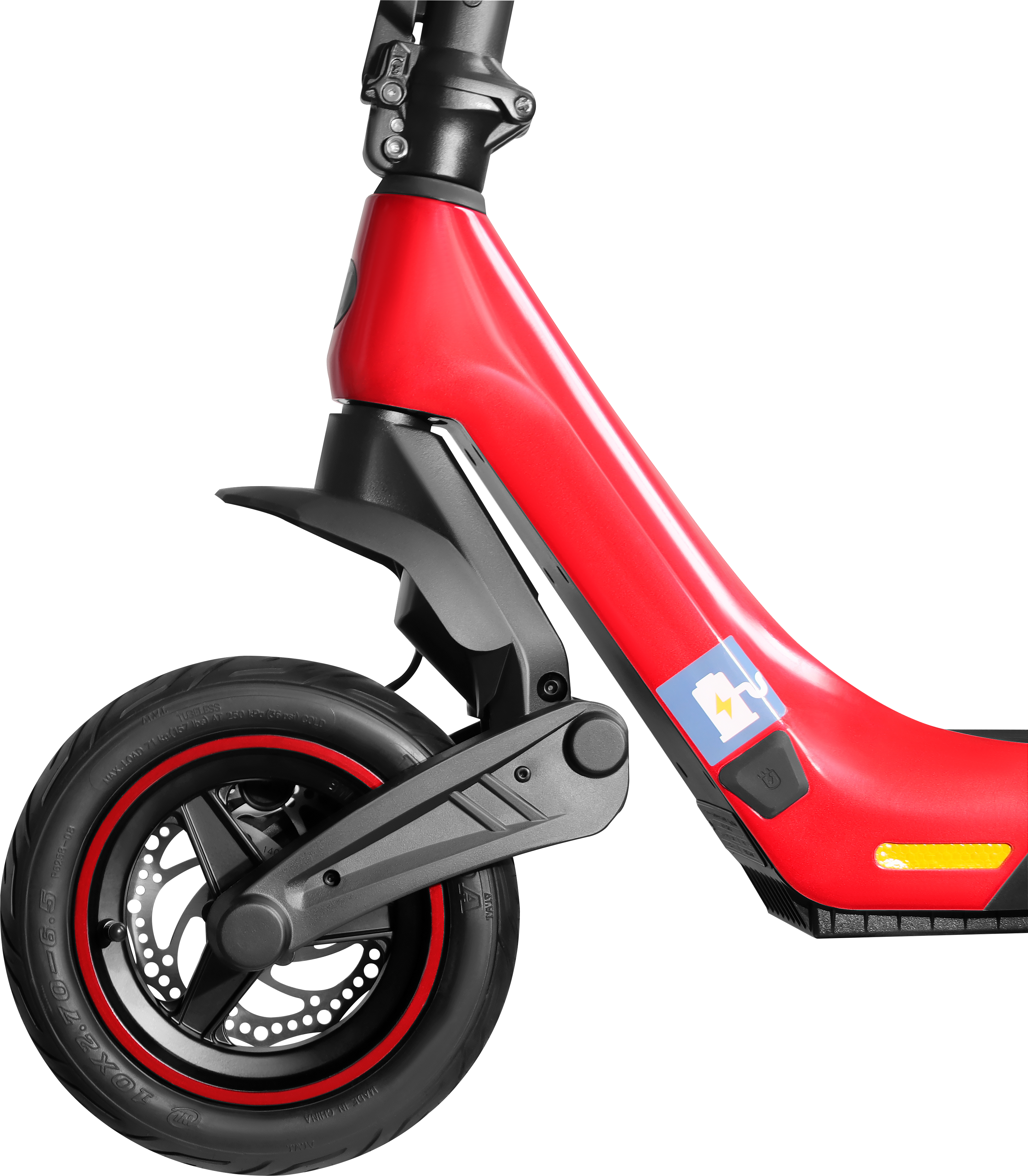 Rueda y guardabarros de scooter eléctrico rojo y negro, vista de cerca.