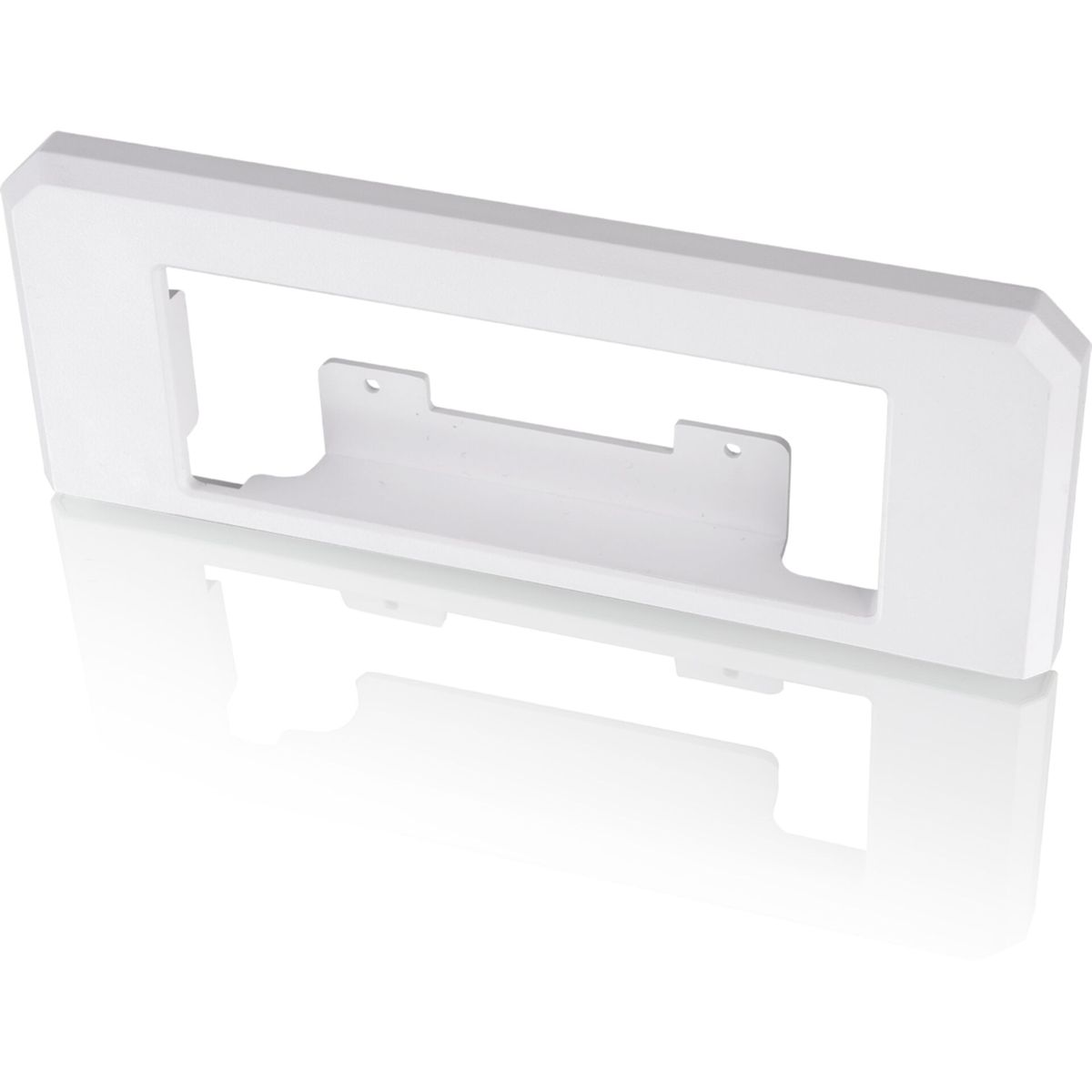 Un objeto rectangular blanco con un recorte y elementos de montaje, reflejando la luz.